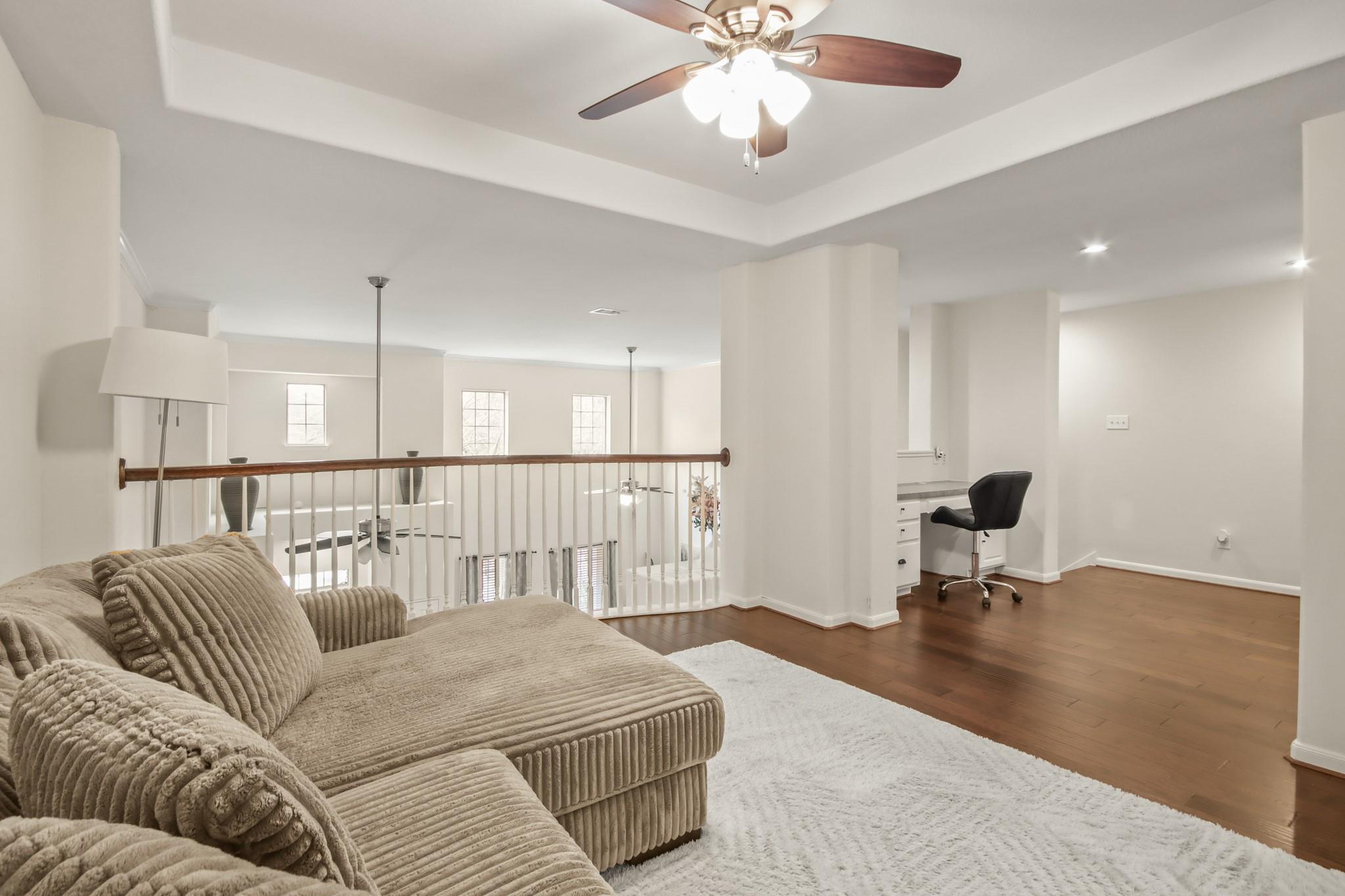 55 W Pipers Green Street