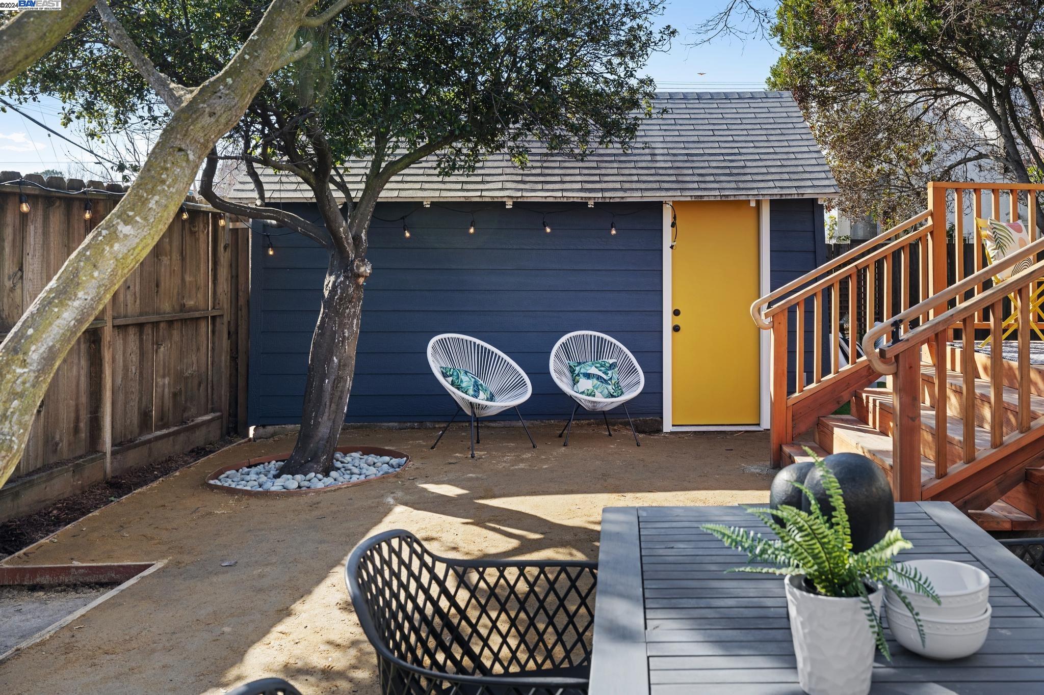 1228 HOPKINS STREET
