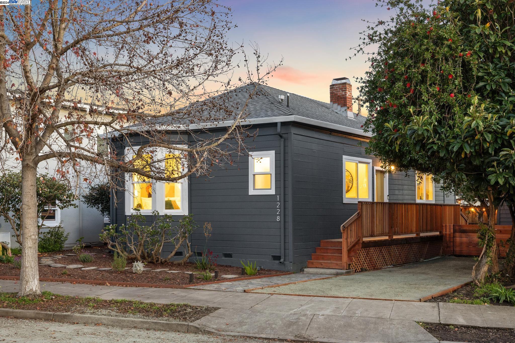 1228 HOPKINS STREET