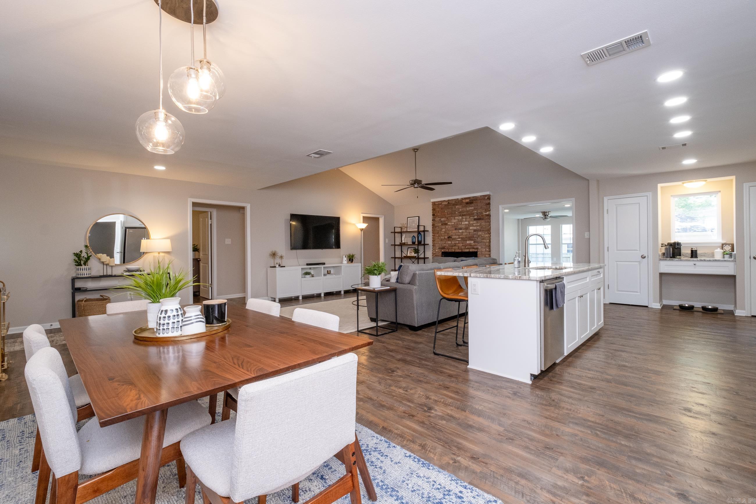 10013 Charterhouse Road