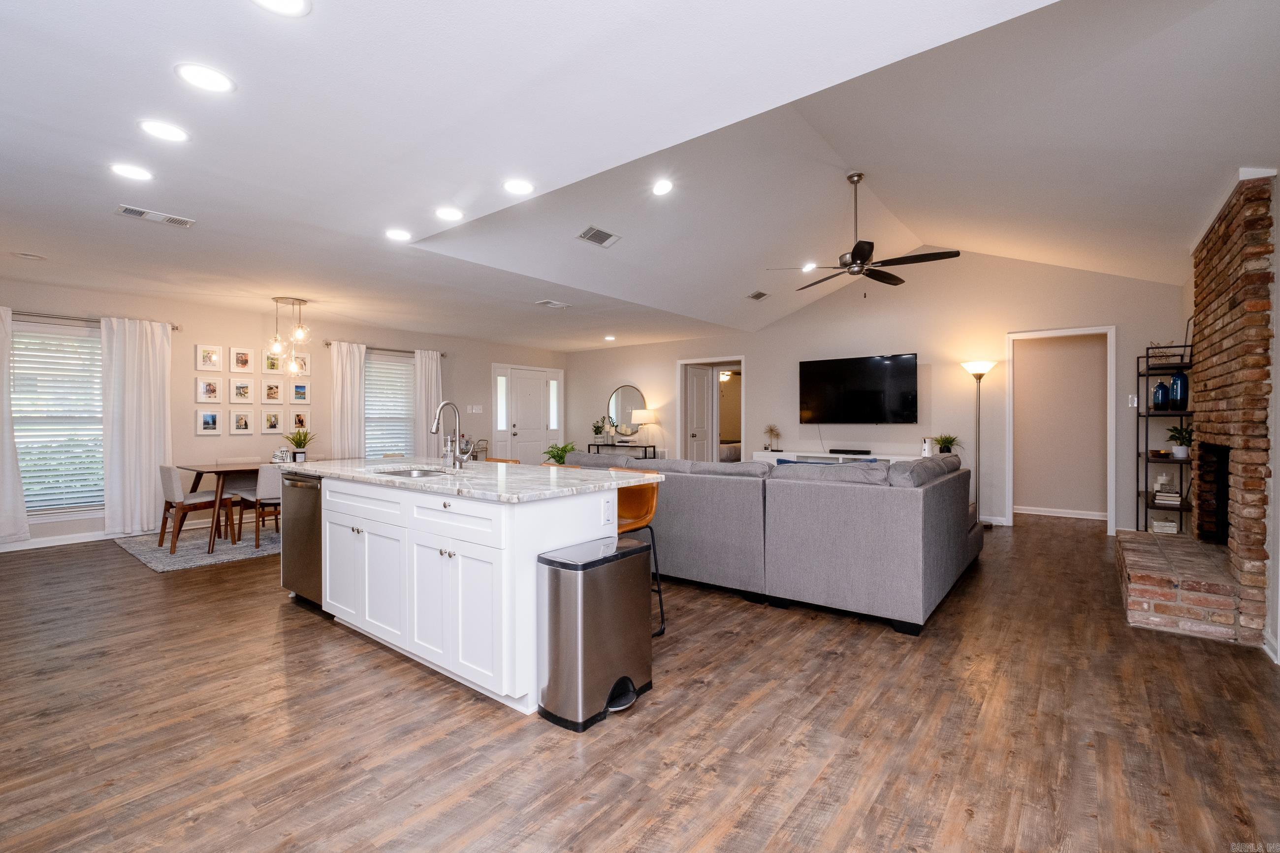 10013 Charterhouse Road