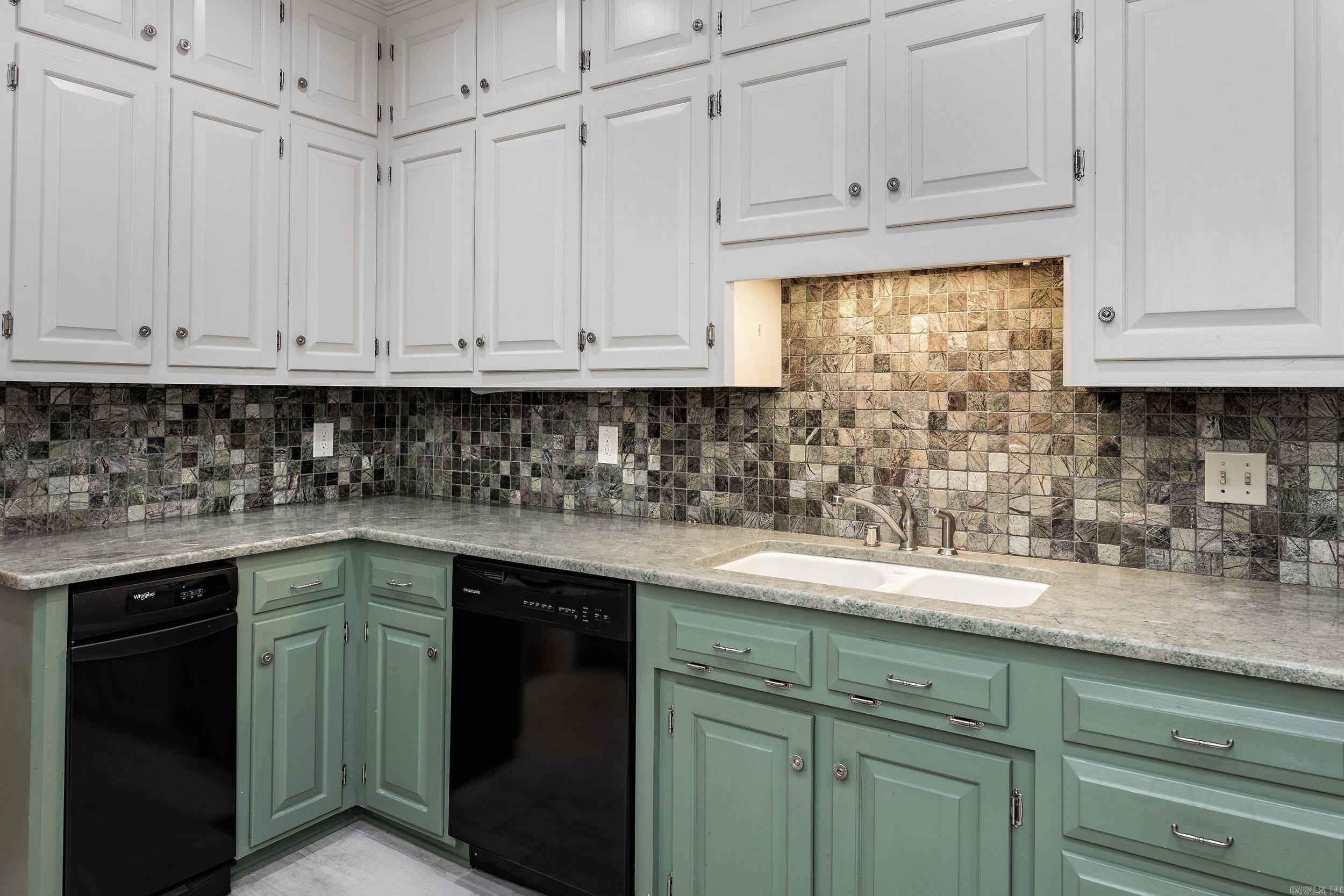 31 Rocky Valley Cove