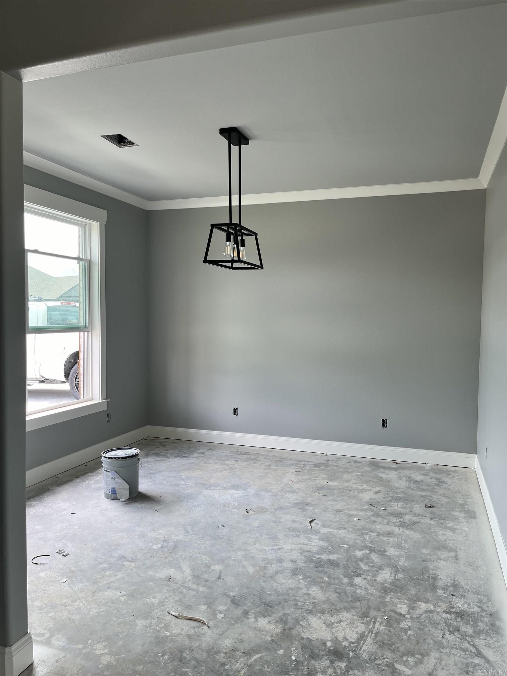 2337 Lakewood Circle