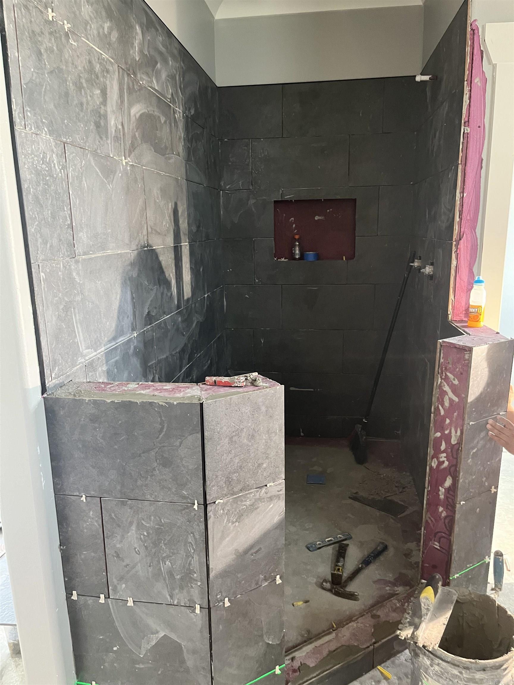 2337 Lakewood Circle