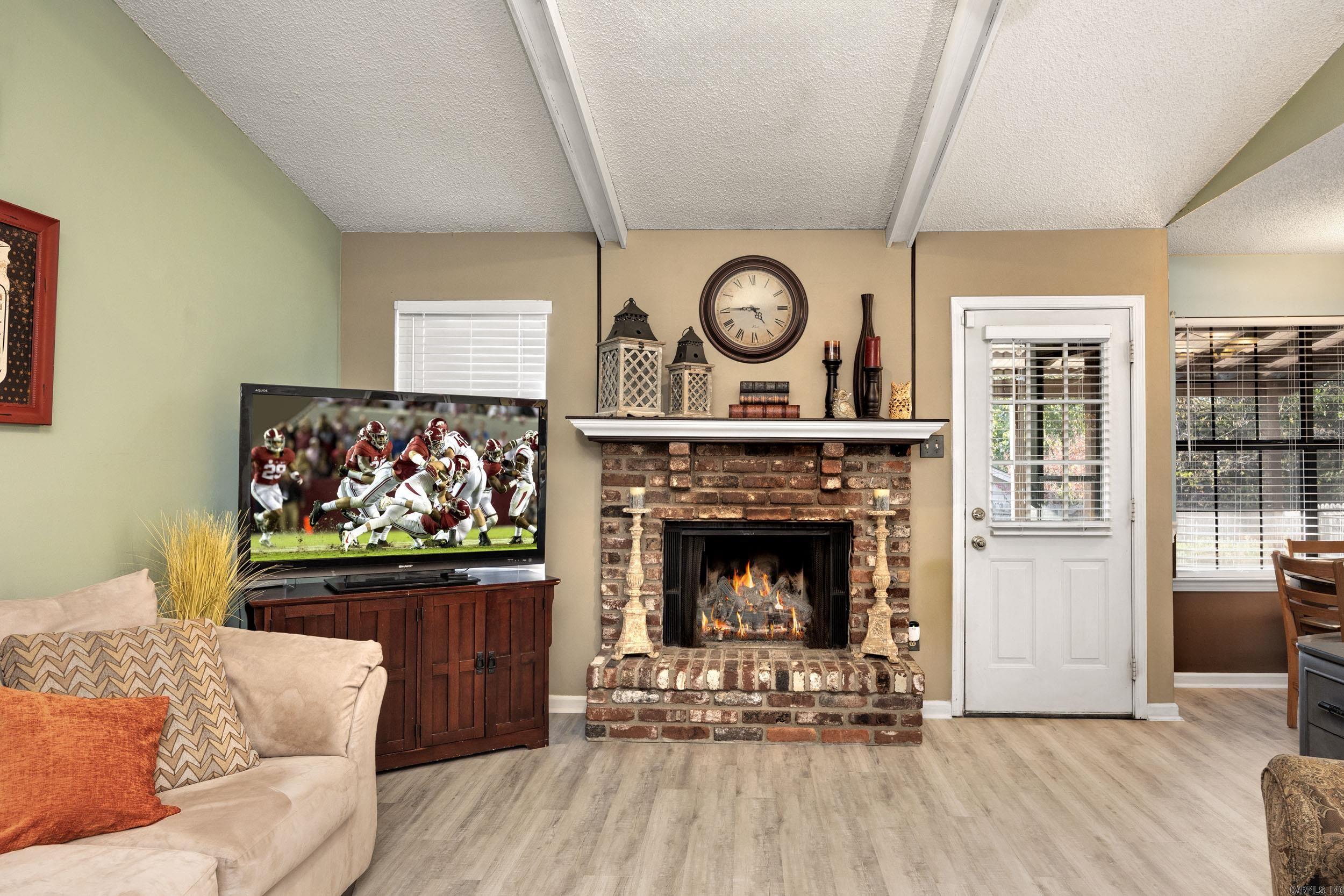 98 Point West Circle