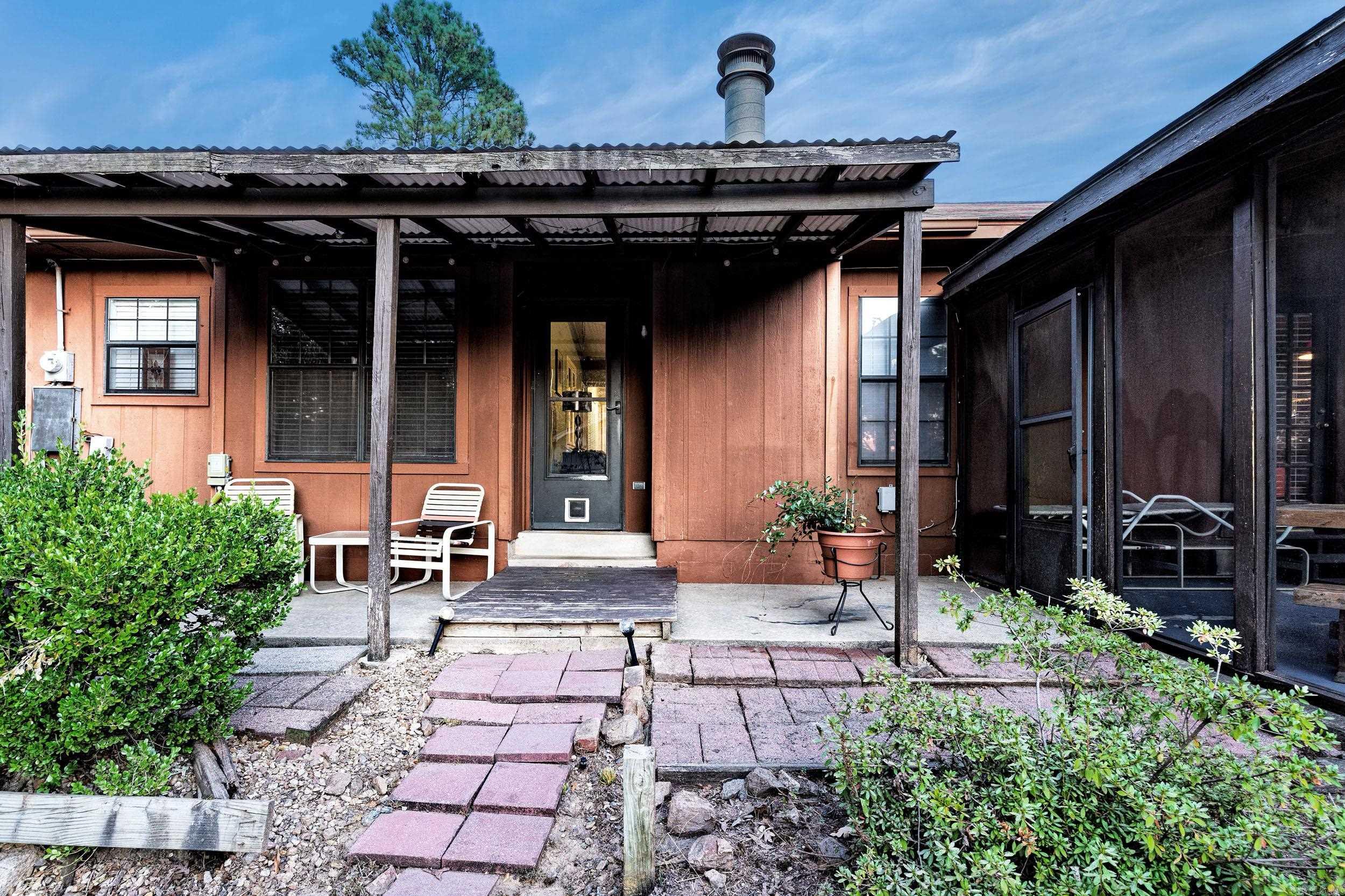 98 Point West Circle