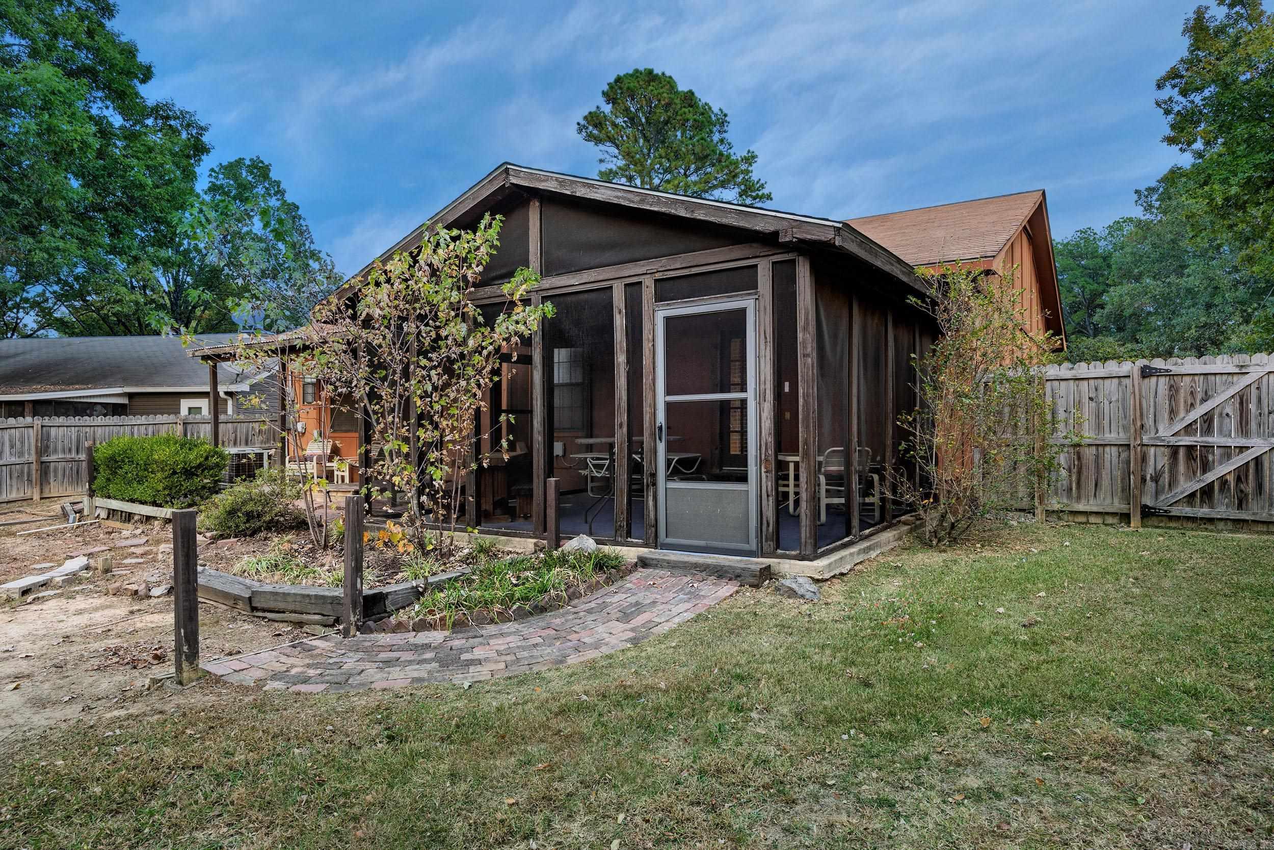 98 Point West Circle