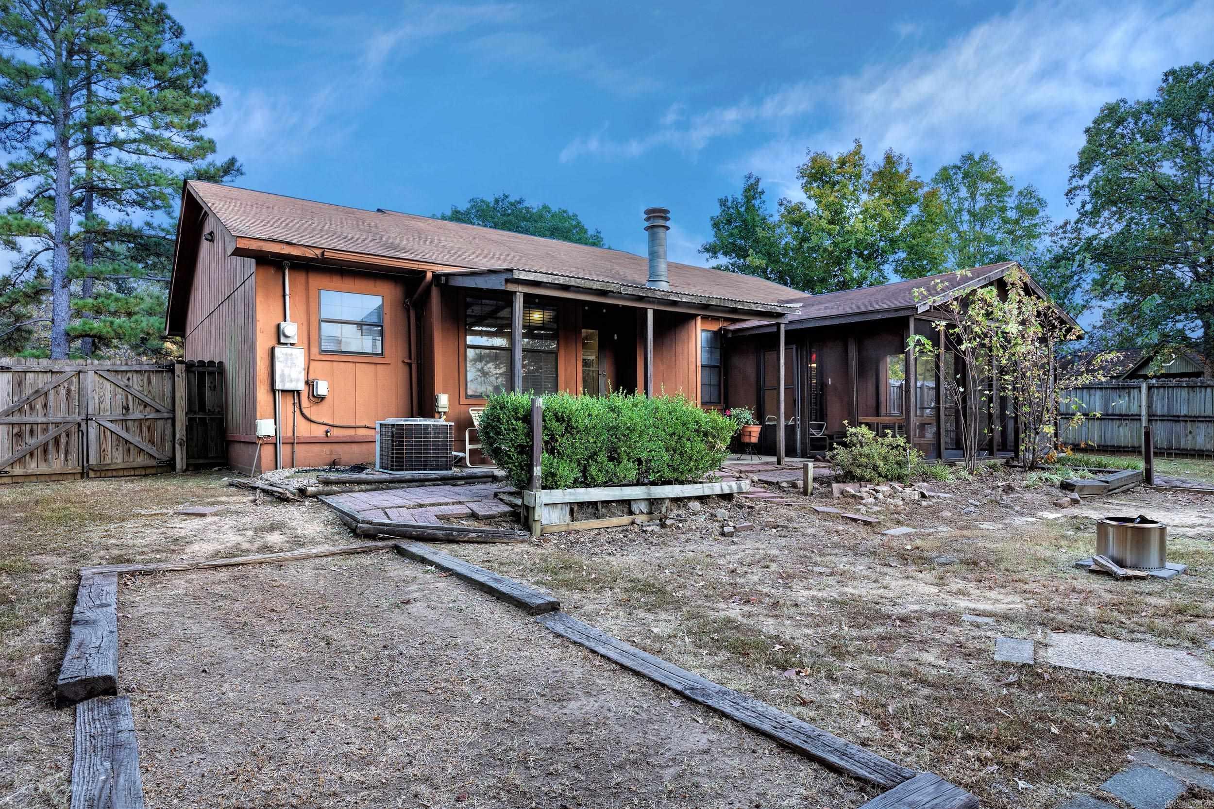 98 Point West Circle