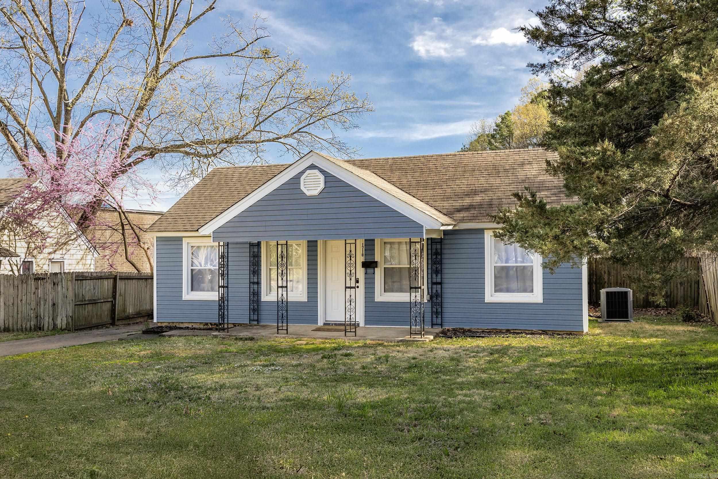 1718 Lilac Circle