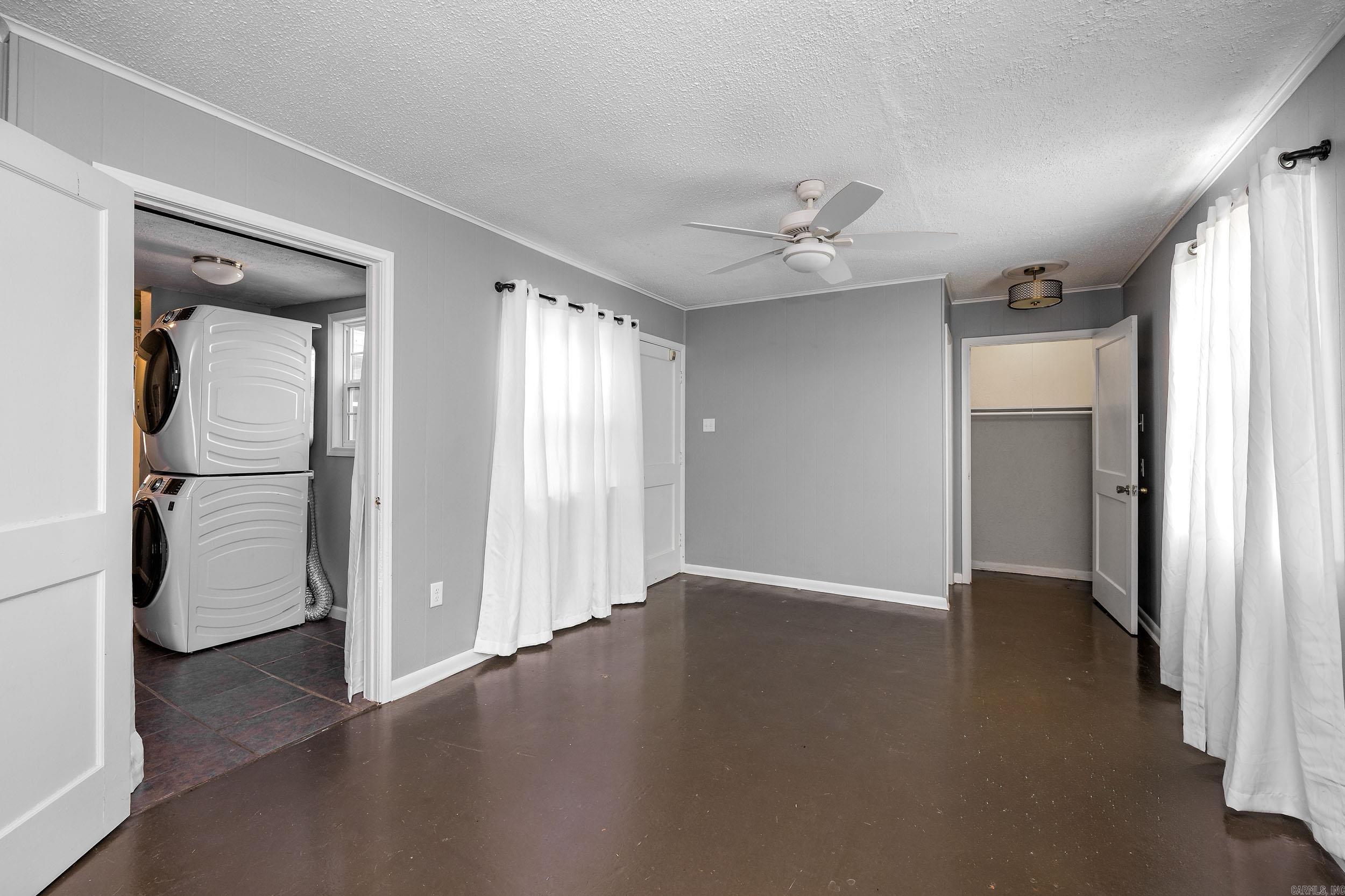 1718 Lilac Circle