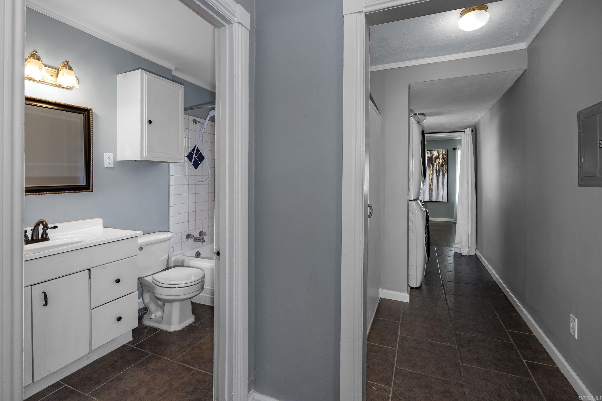 1718 Lilac Circle