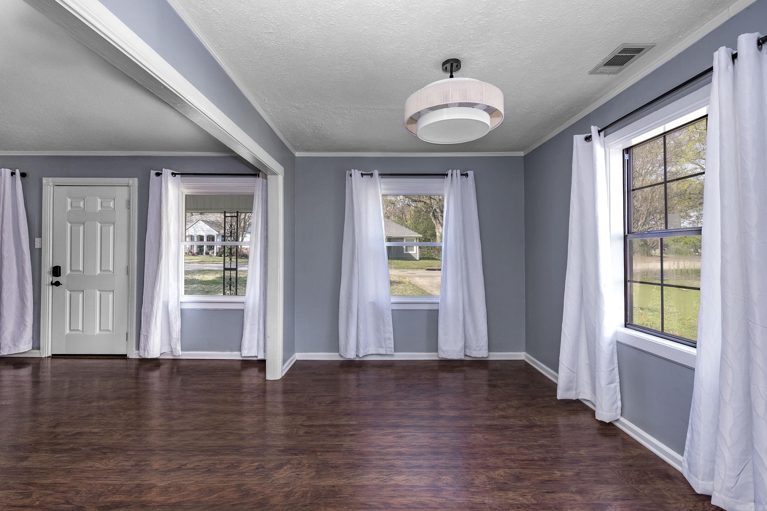 1718 Lilac Circle