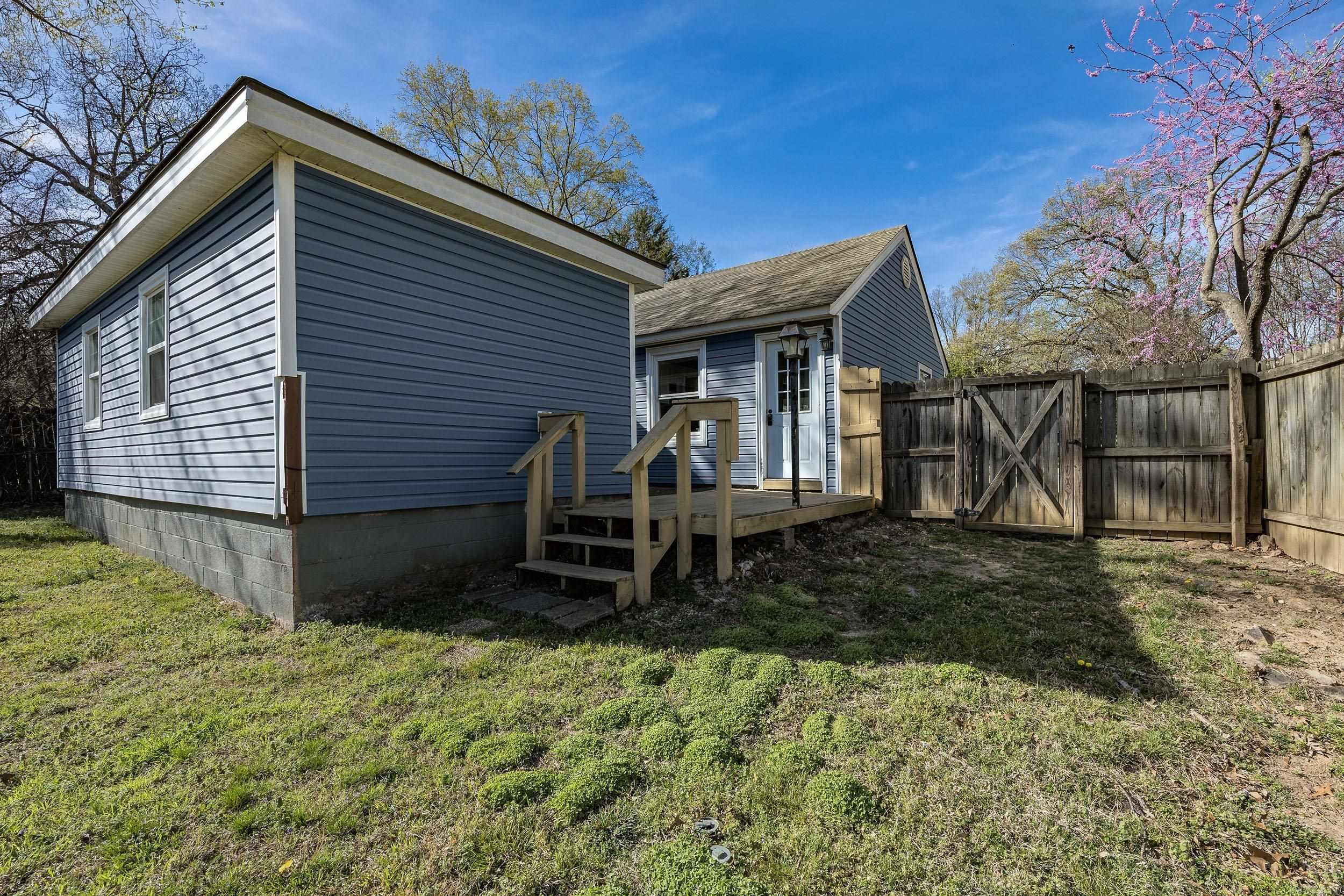 1718 Lilac Circle