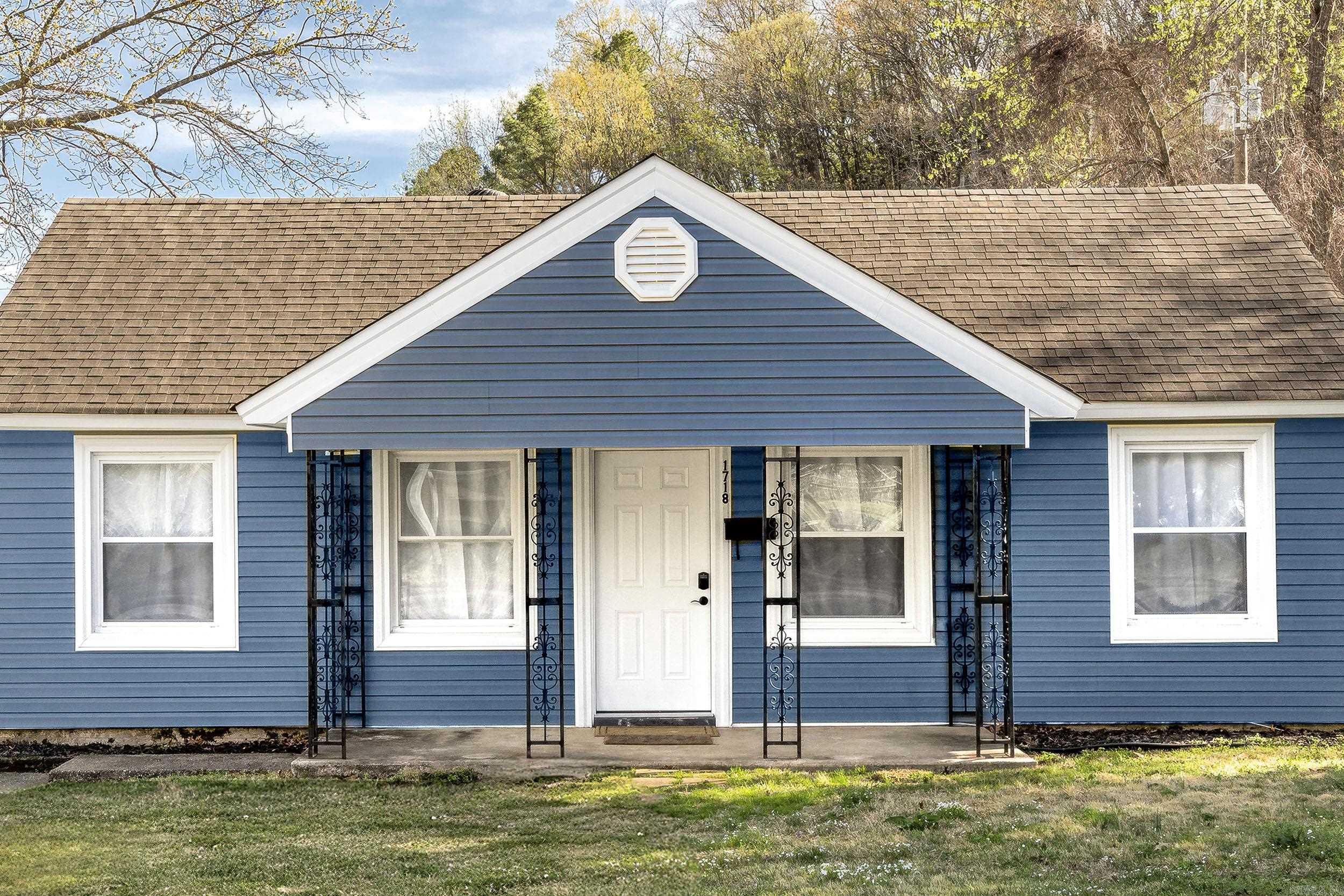 1718 Lilac Circle