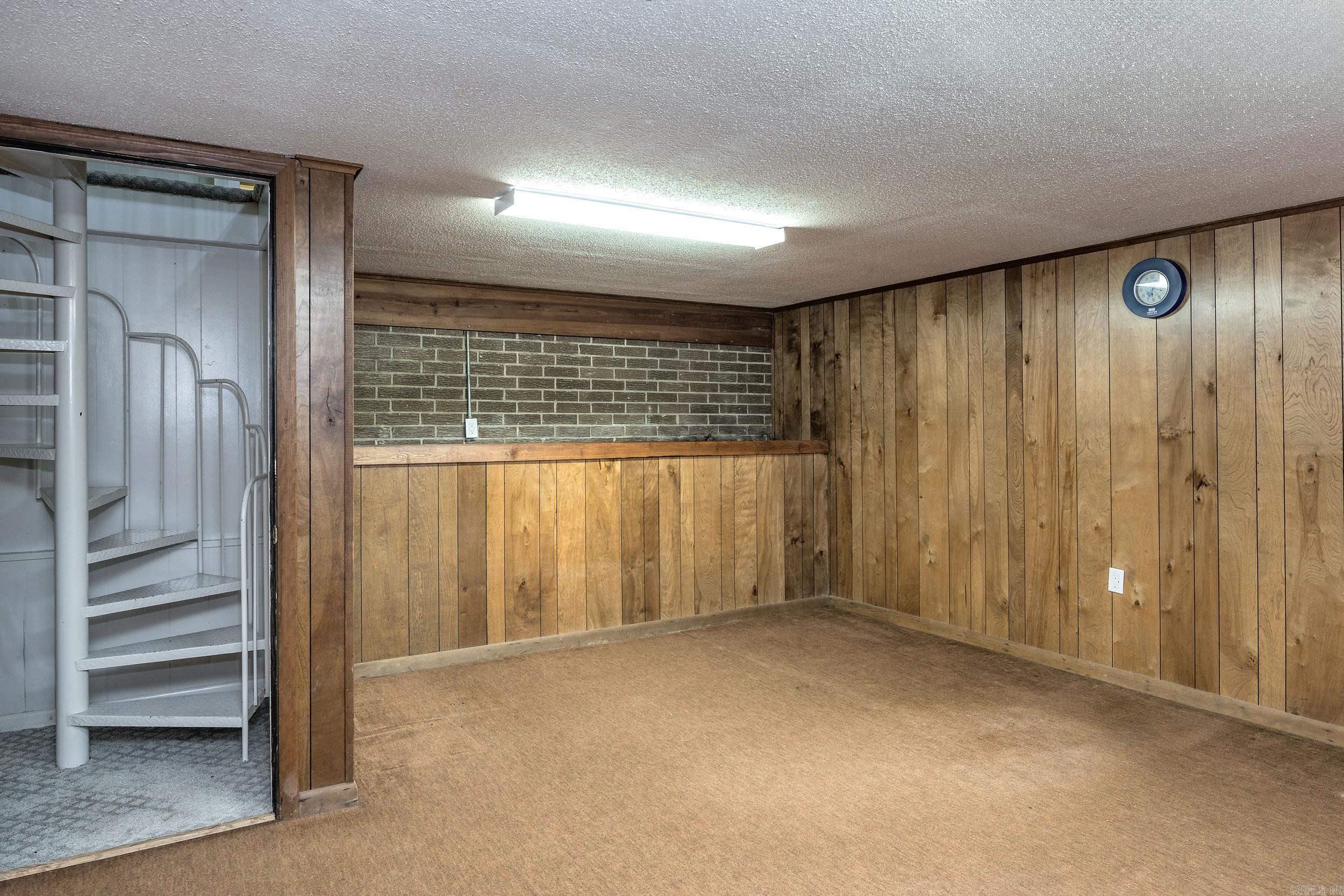 5909 Mandan Road