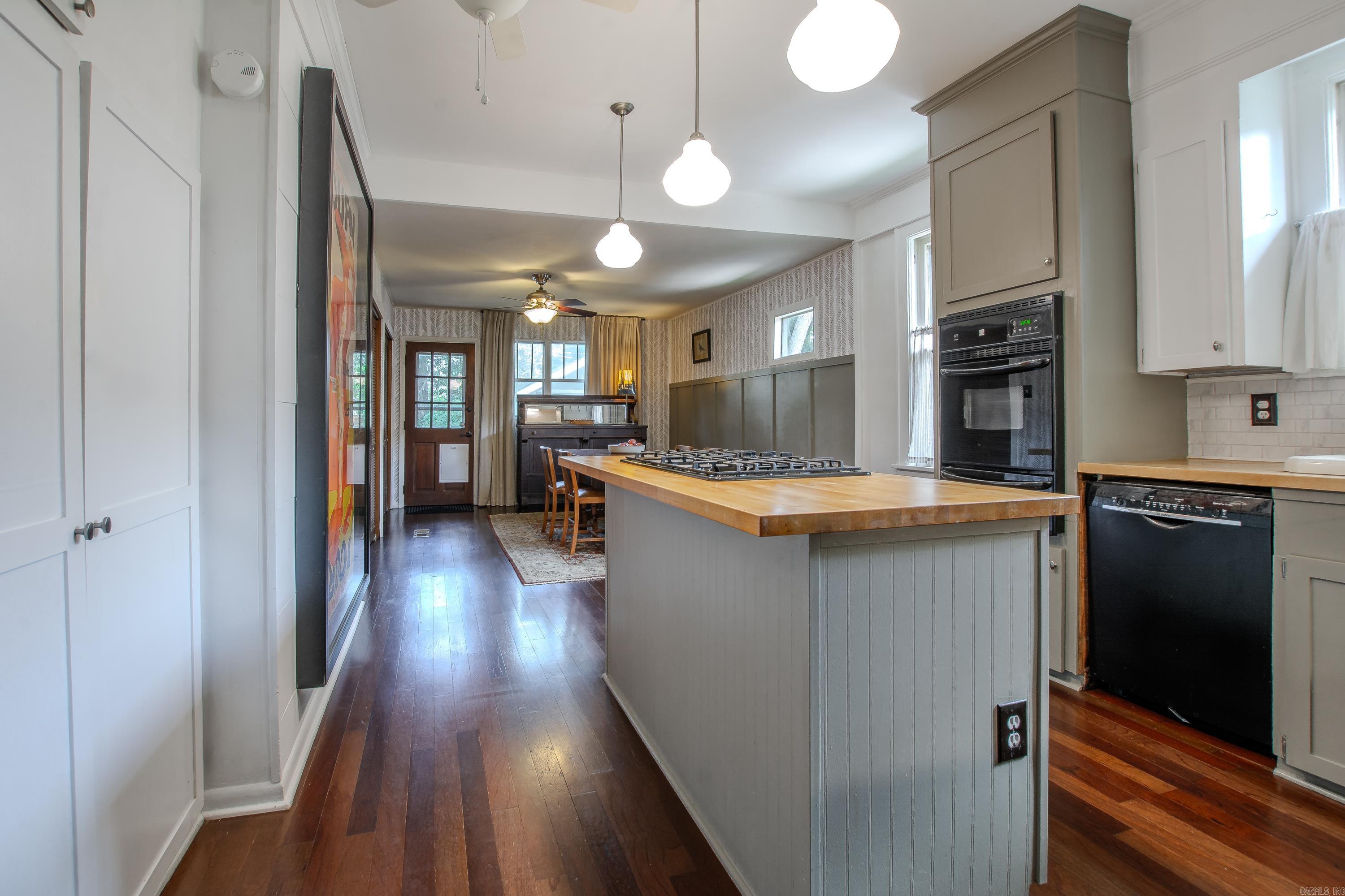 319 W G Avenue
