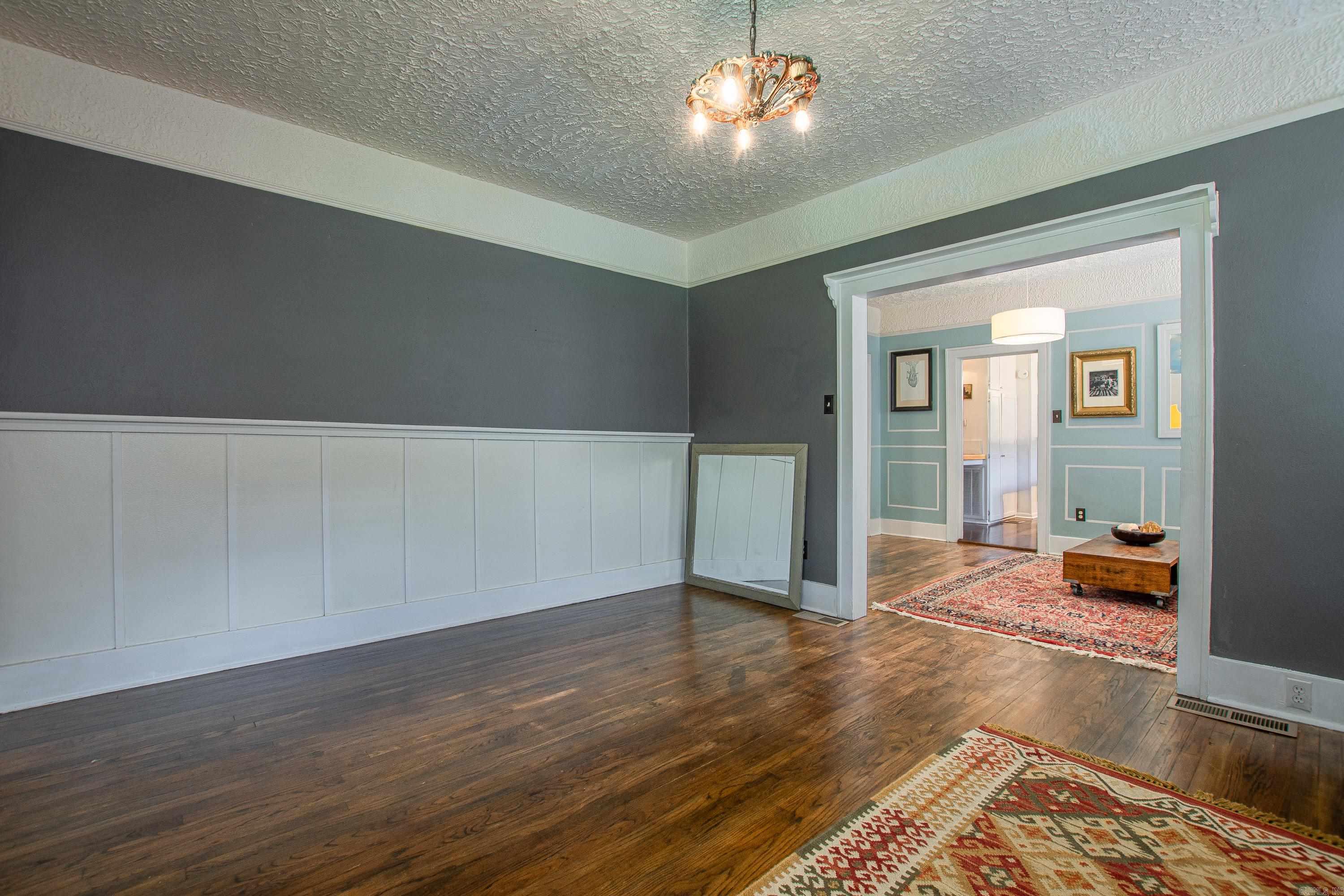 319 W G Avenue