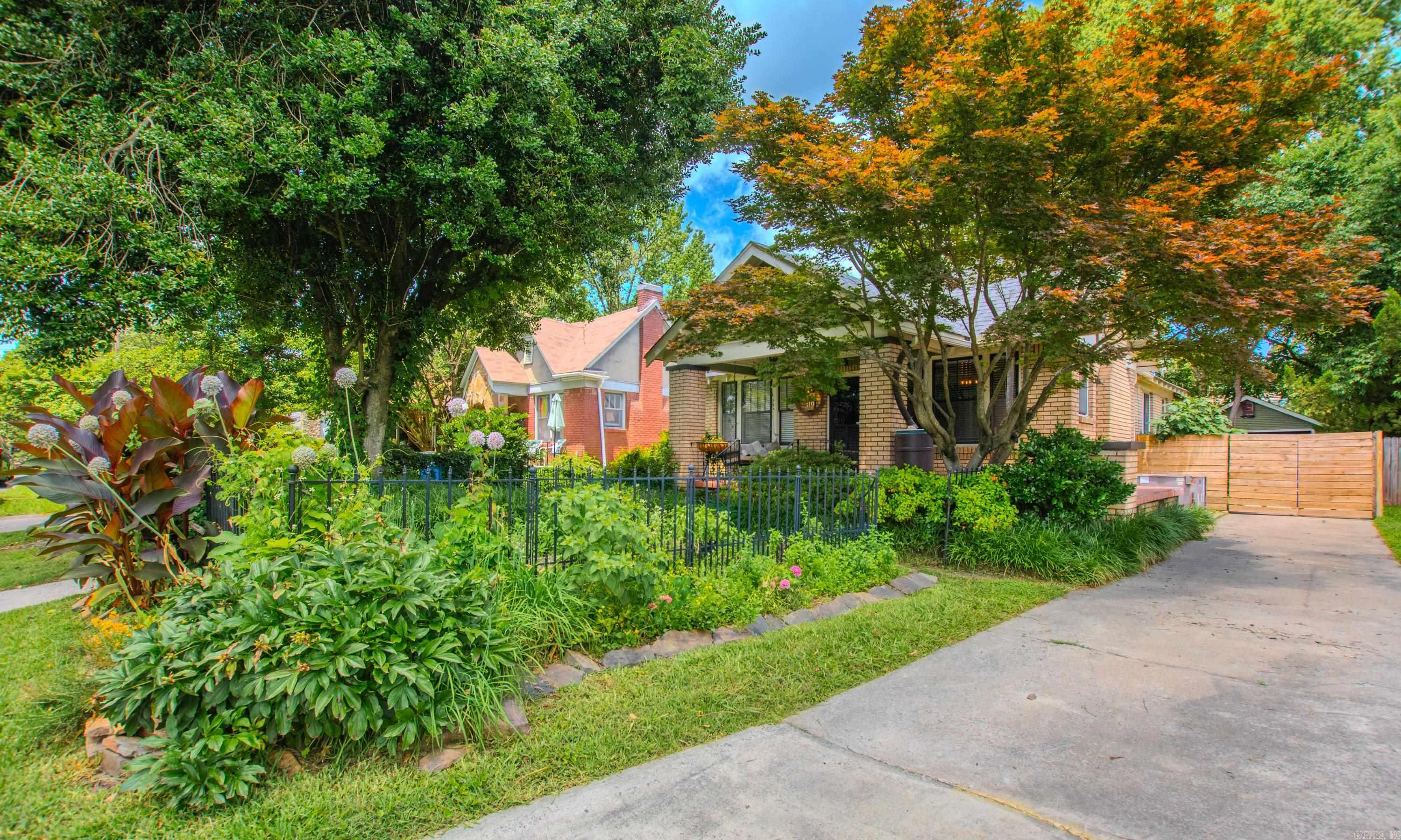 319 W G Avenue
