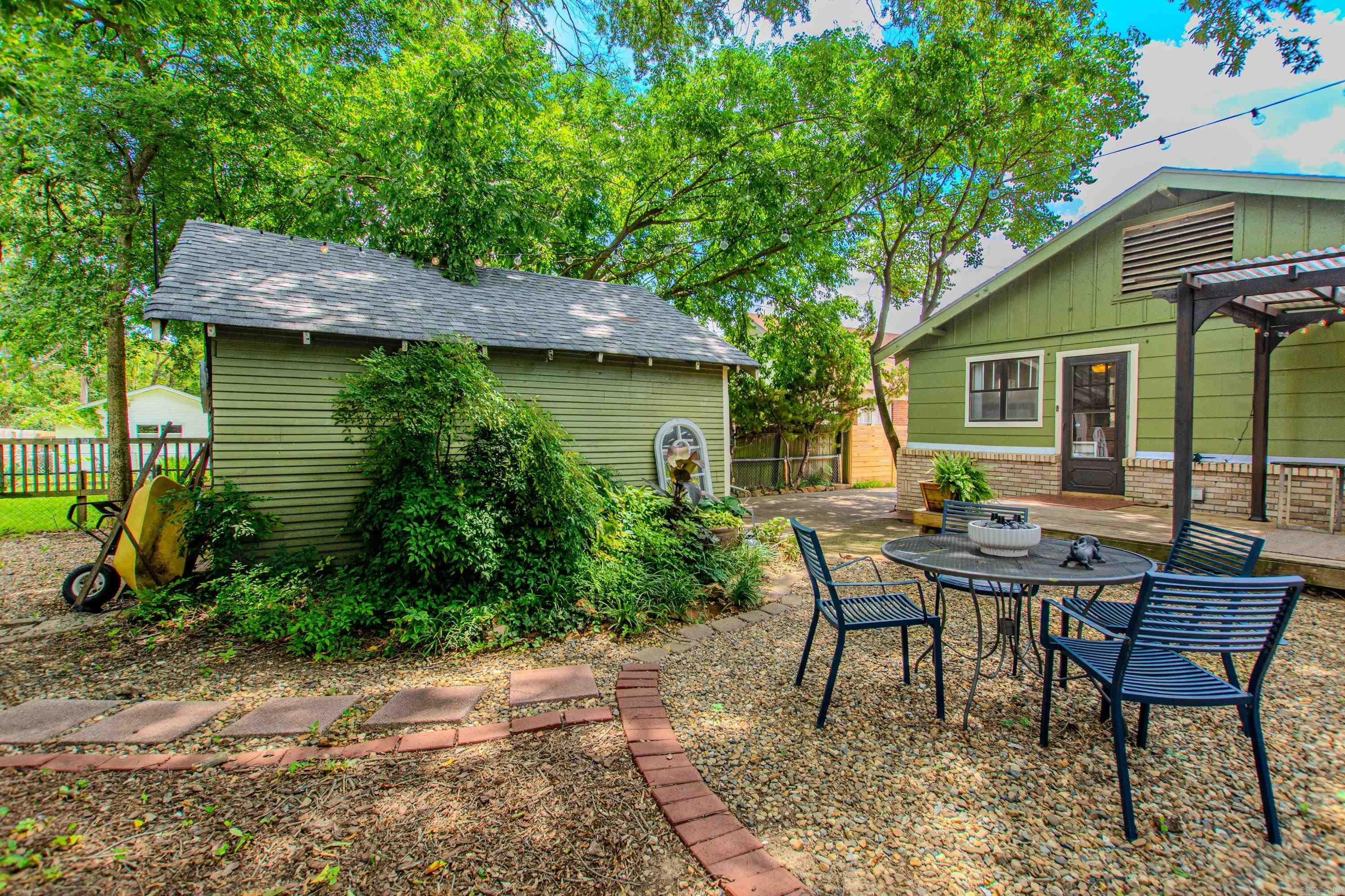 319 W G Avenue