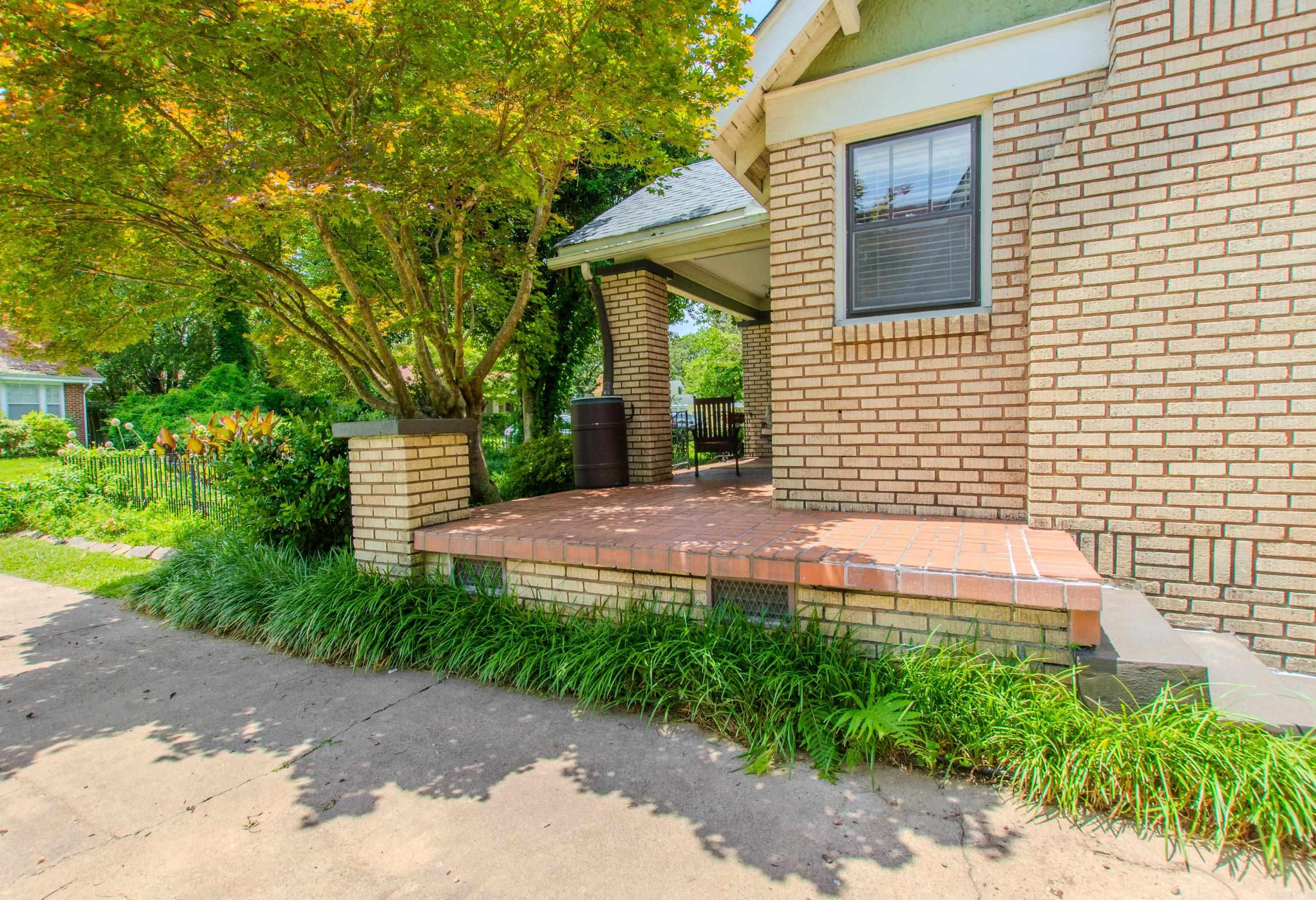 319 W G Avenue