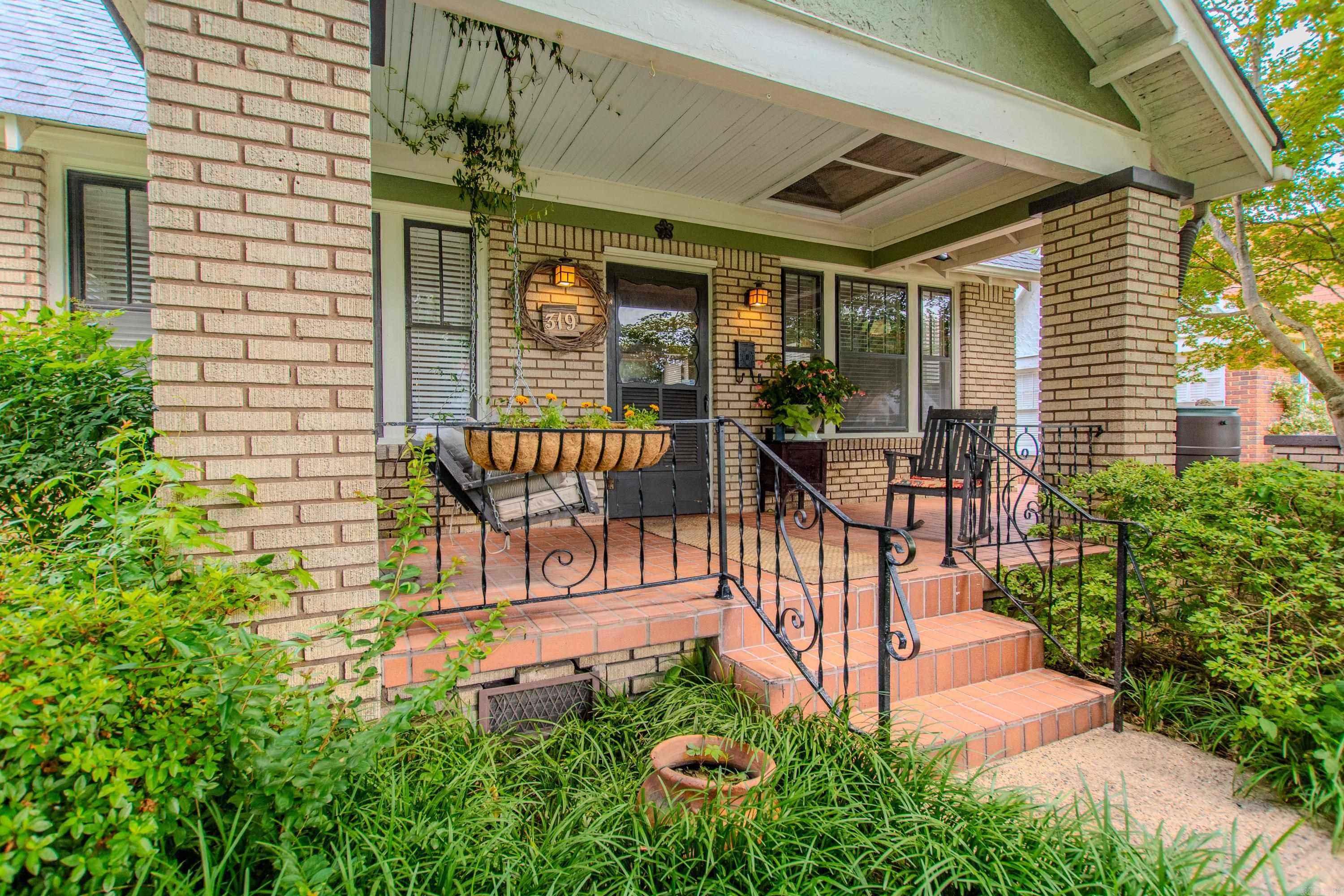 319 W G Avenue
