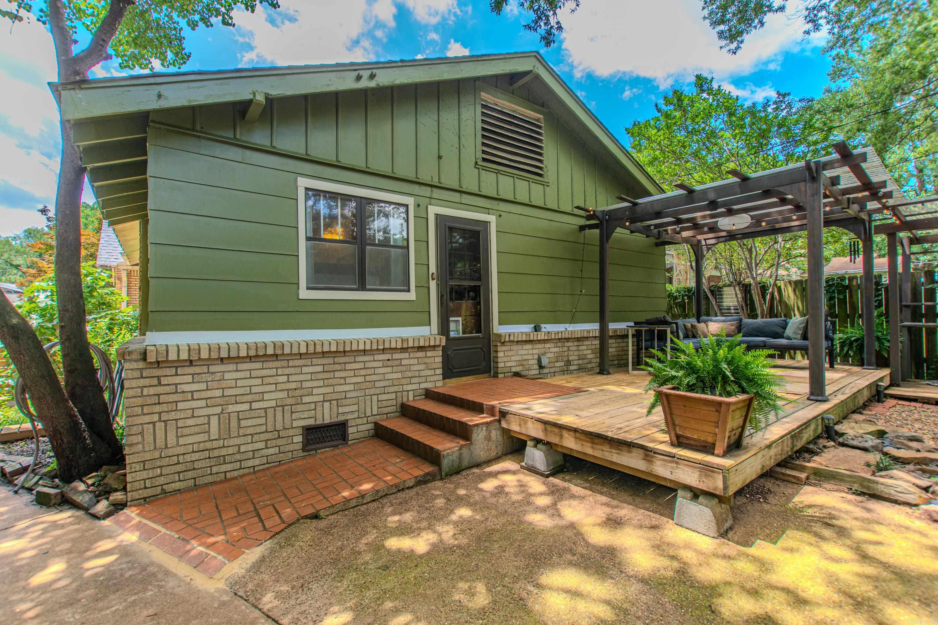 319 W G Avenue