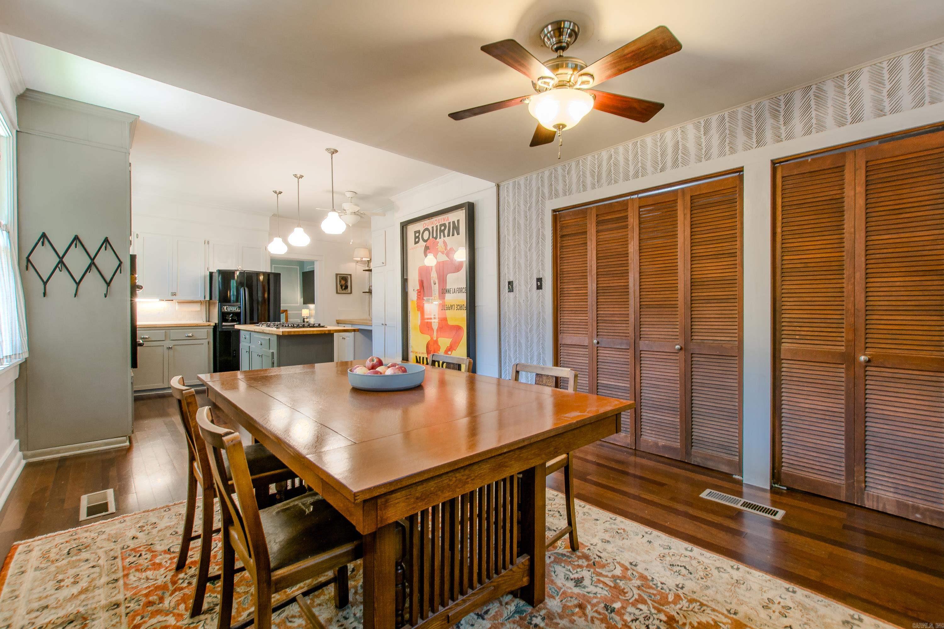 319 W G Avenue
