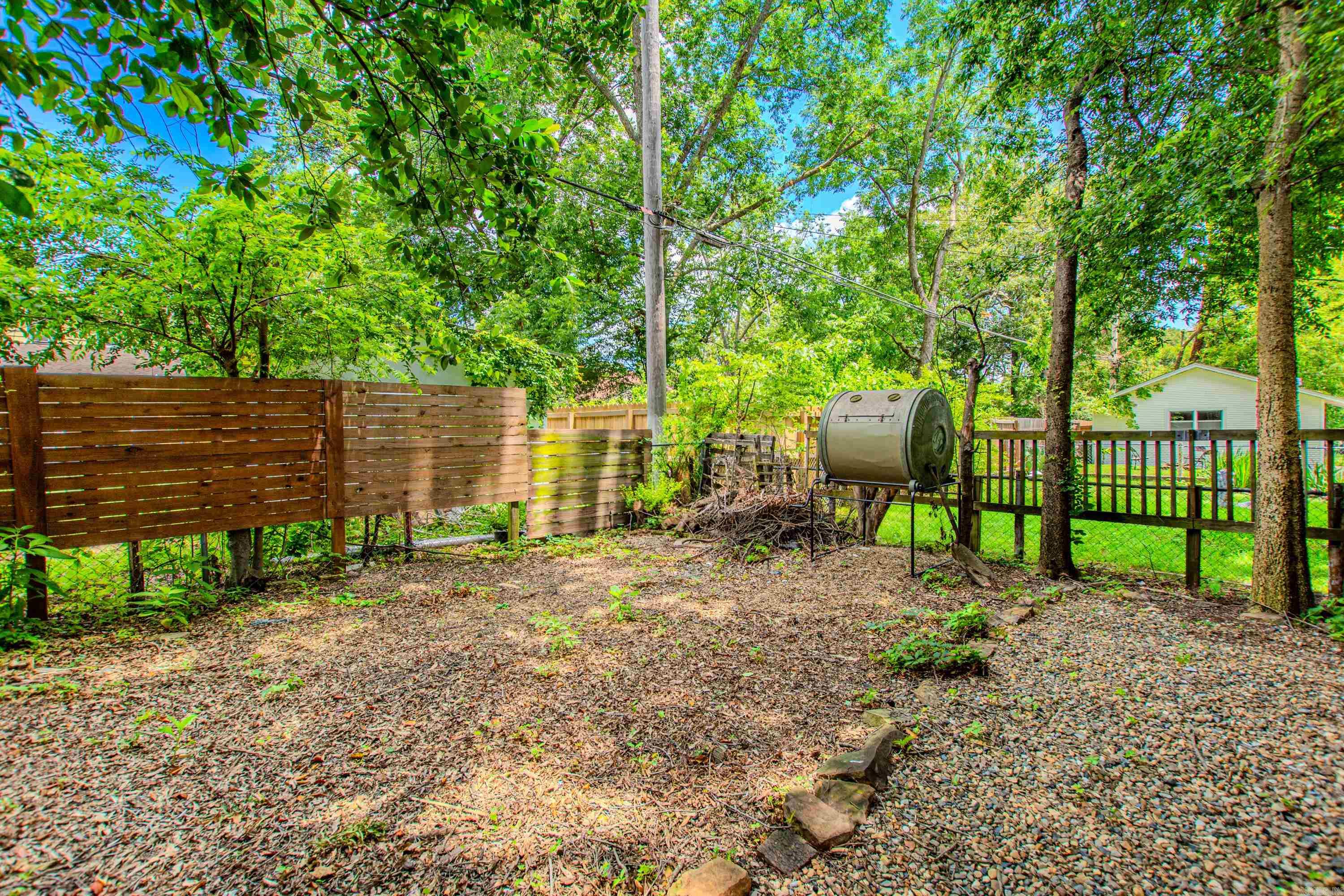 319 W G Avenue
