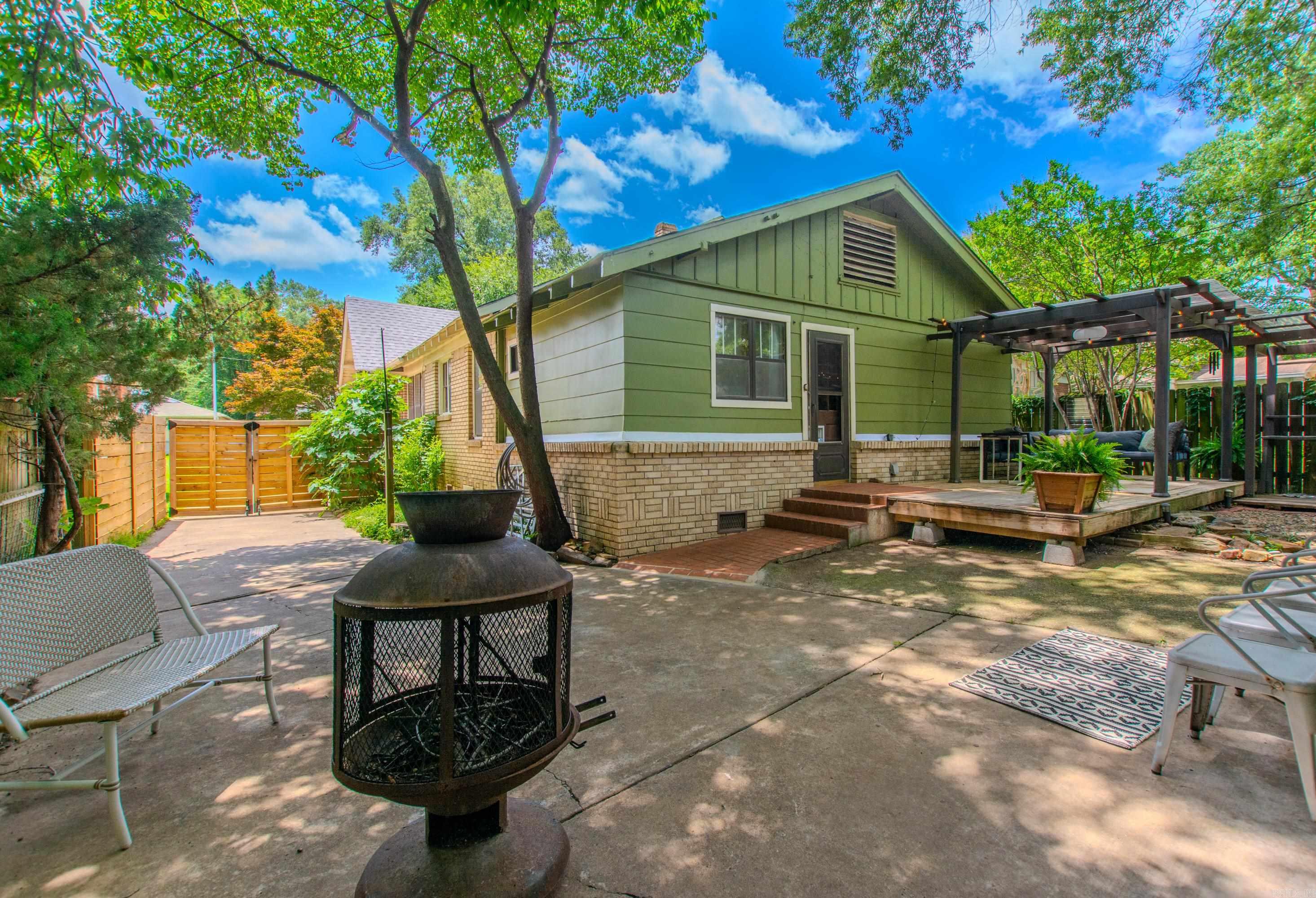 319 W G Avenue