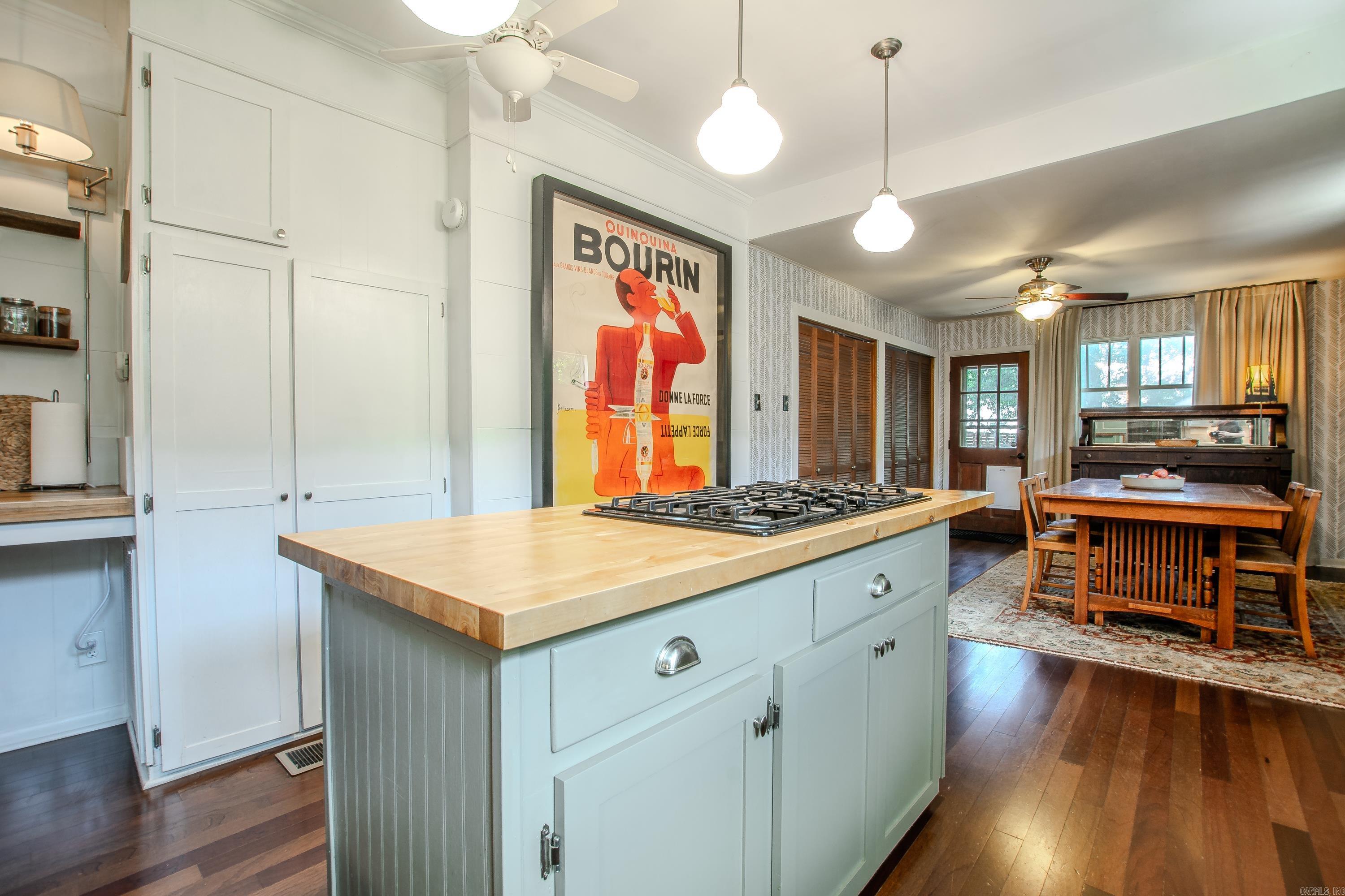 319 W G Avenue
