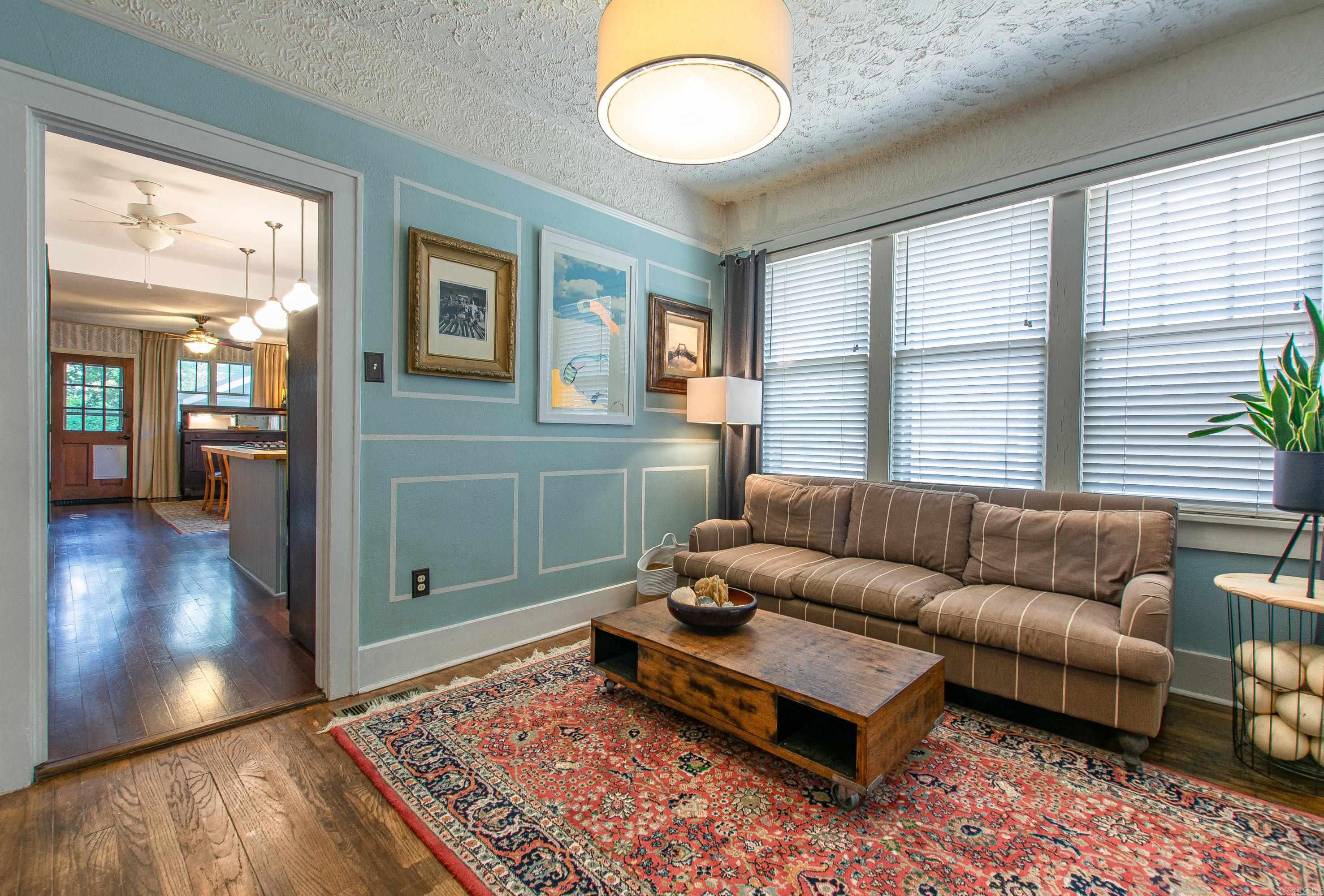 319 W G Avenue