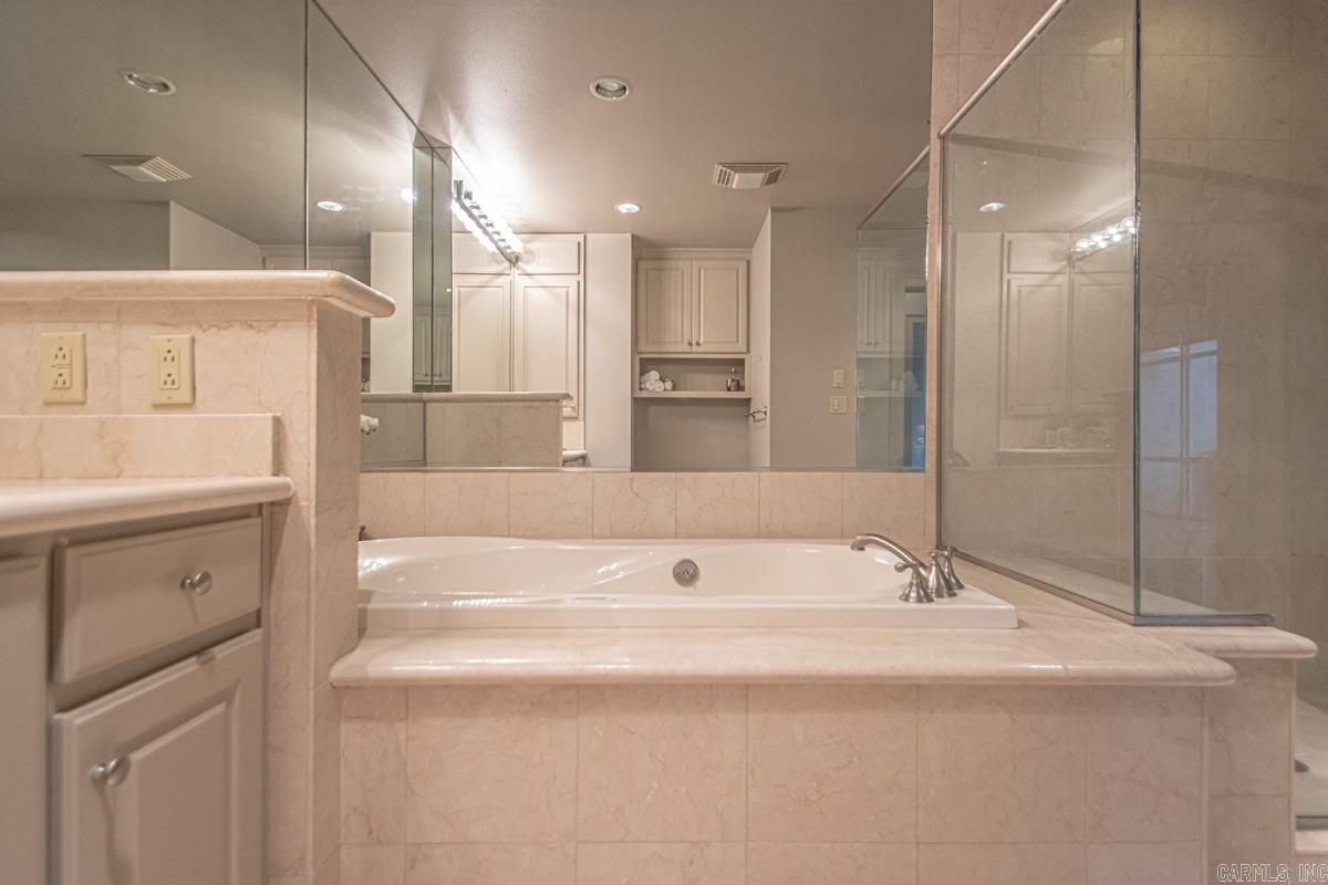 200 River Market Avenue Unit: 708