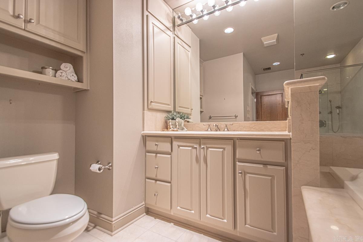 200 River Market Avenue Unit: 708