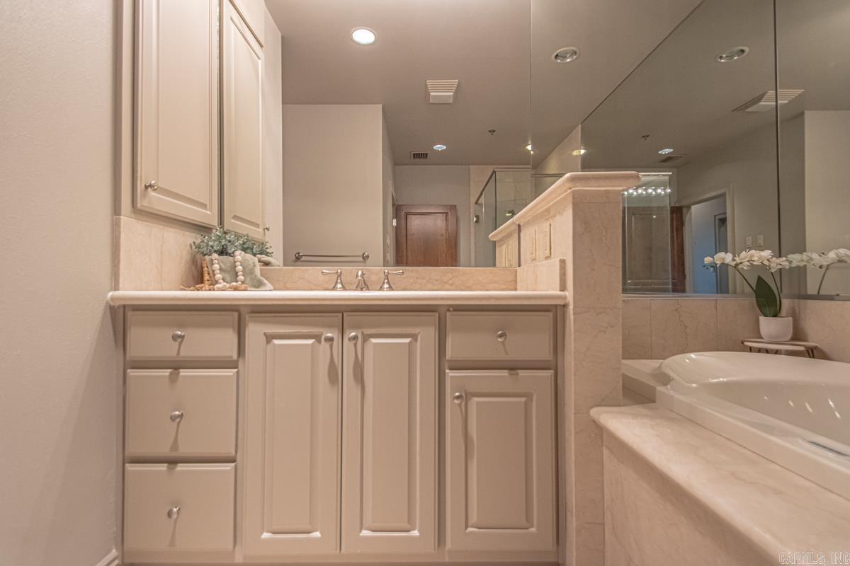 200 River Market Avenue Unit: 708