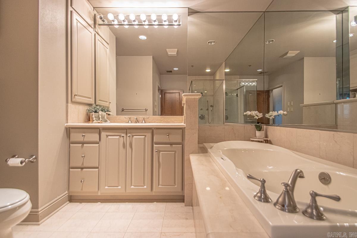 200 River Market Avenue Unit: 708