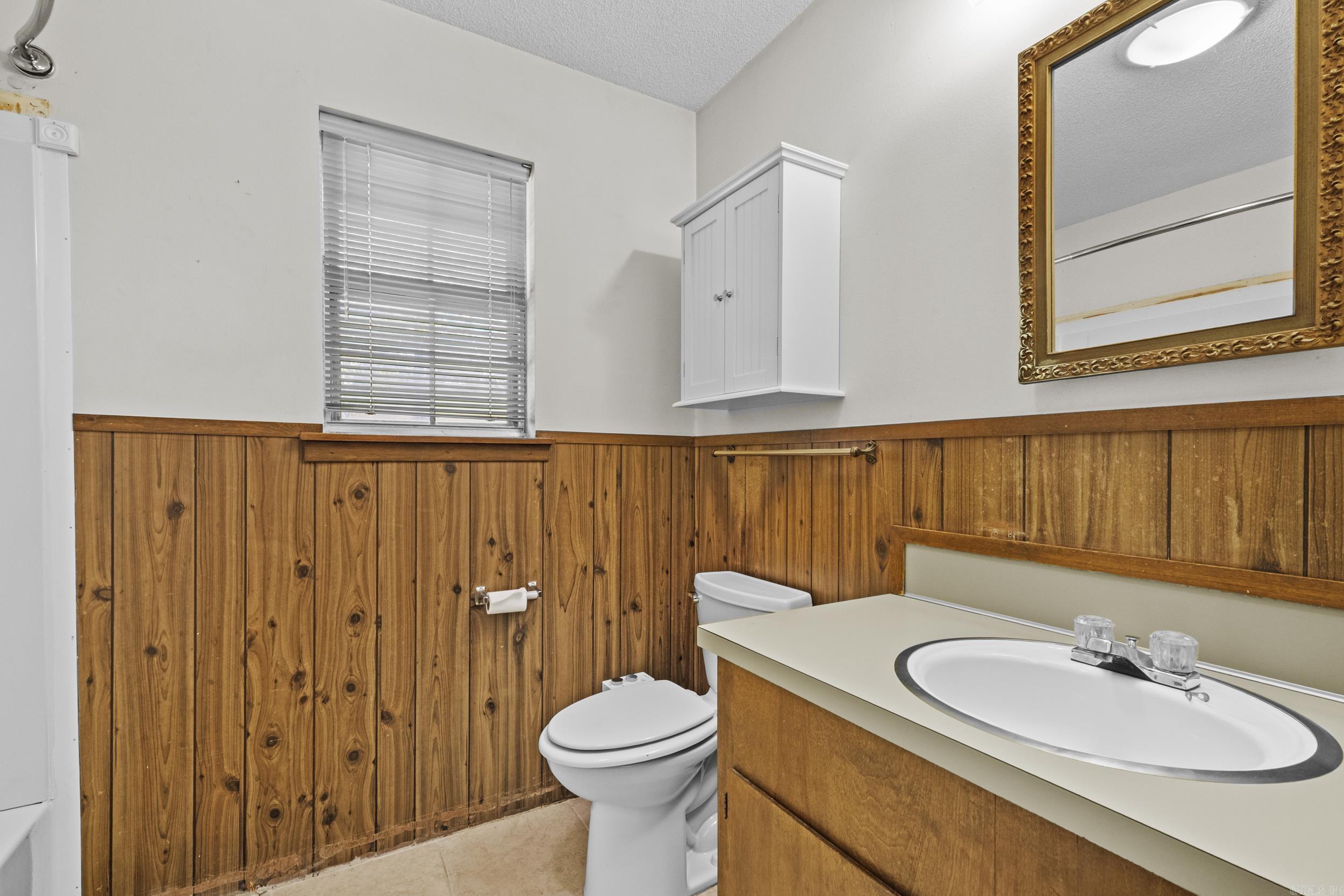 516 Lindenhurst Drive
