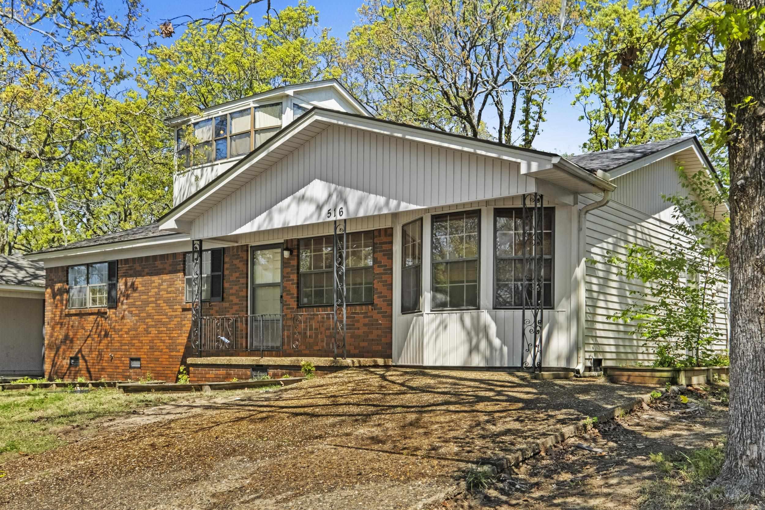 516 Lindenhurst Drive