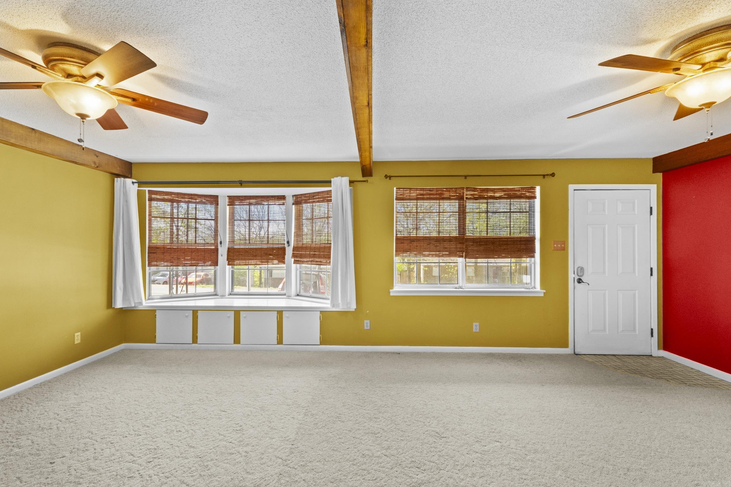 516 Lindenhurst Drive