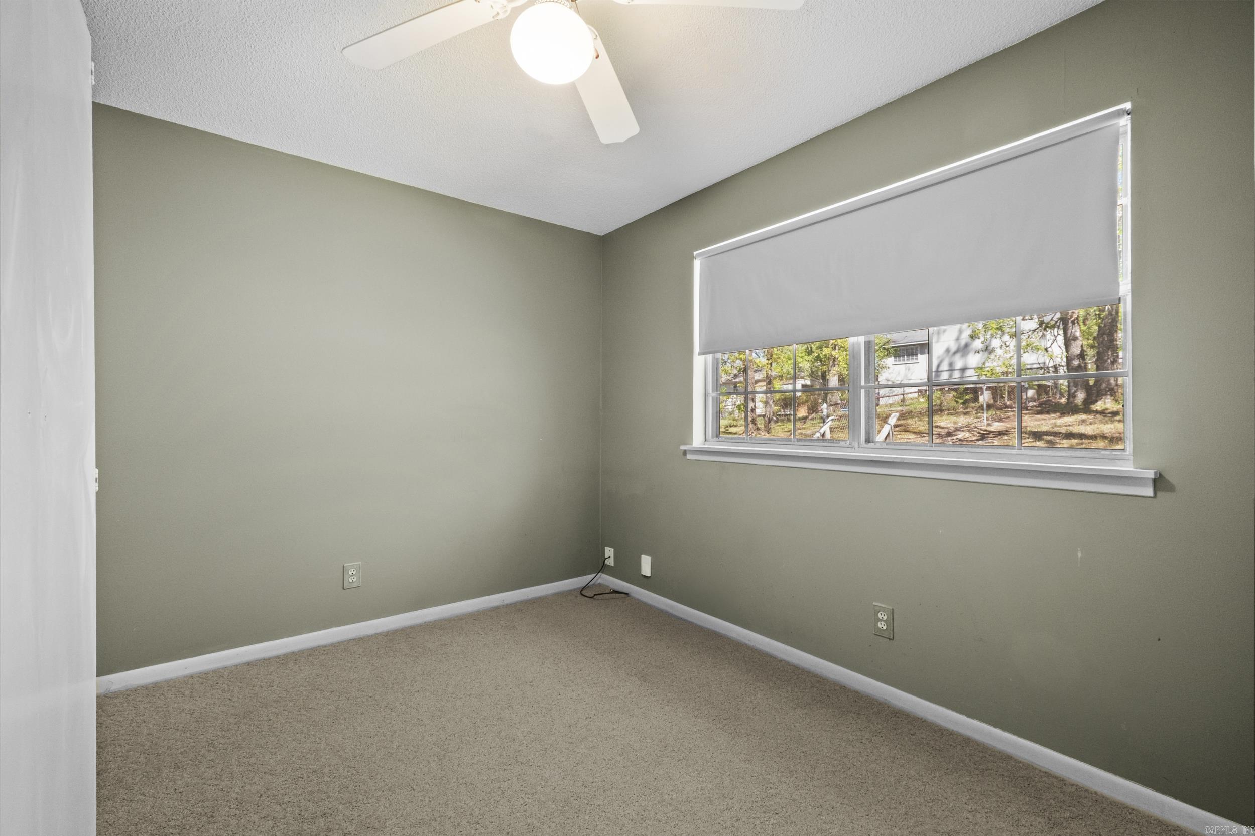 516 Lindenhurst Drive