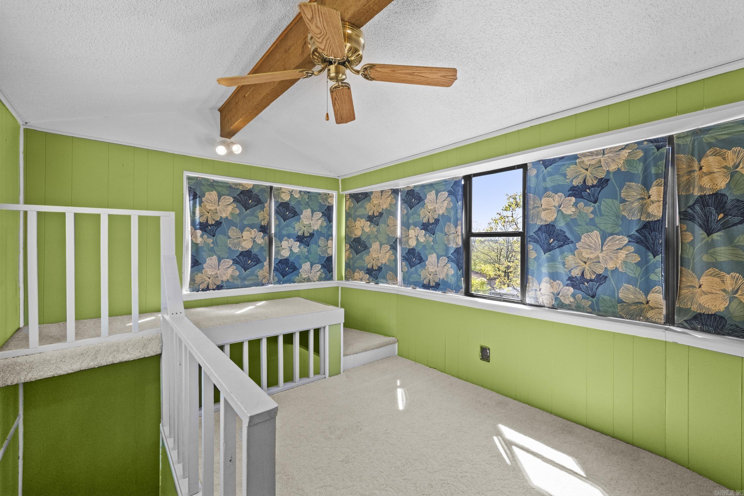 516 Lindenhurst Drive