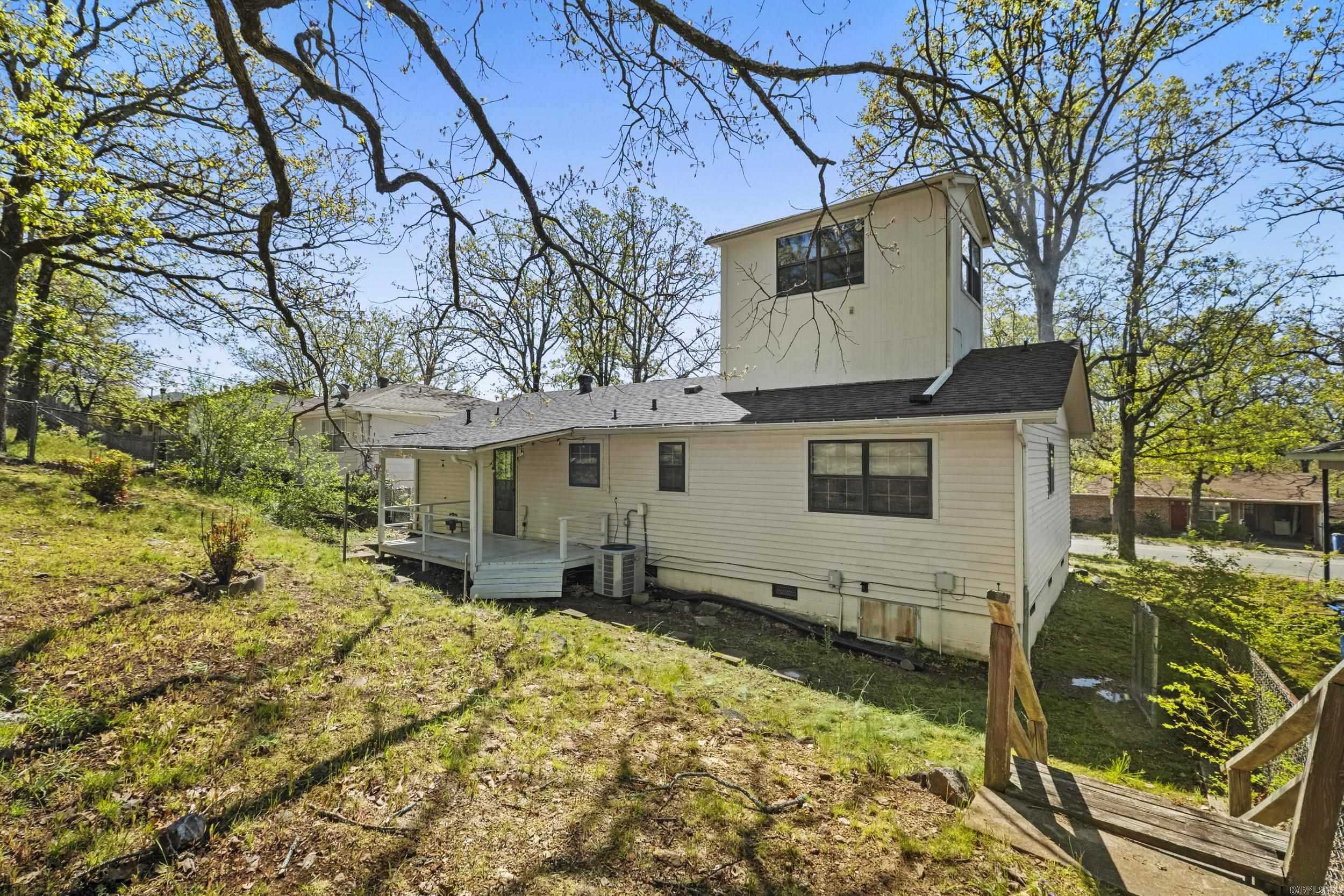 516 Lindenhurst Drive