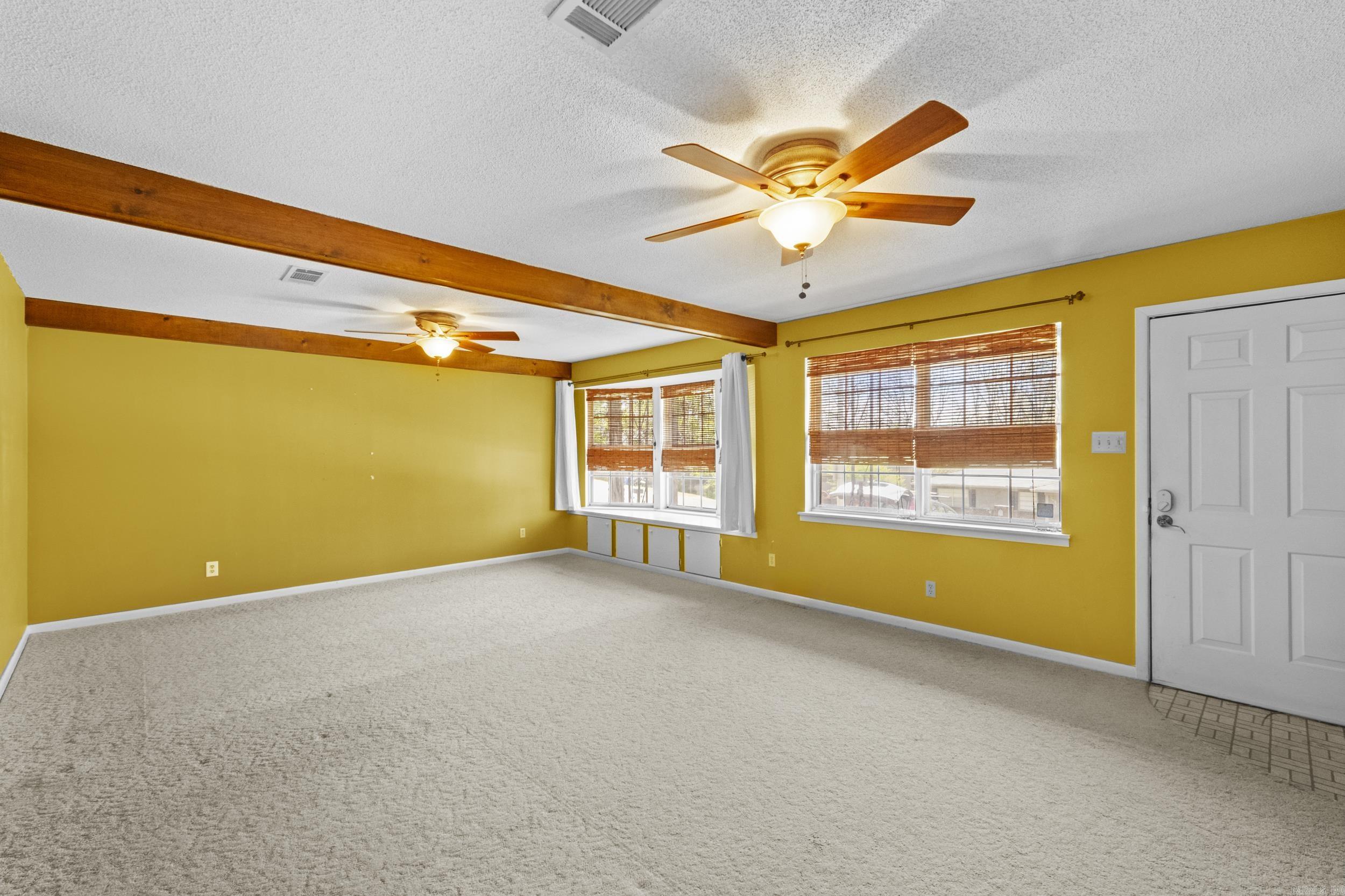 516 Lindenhurst Drive