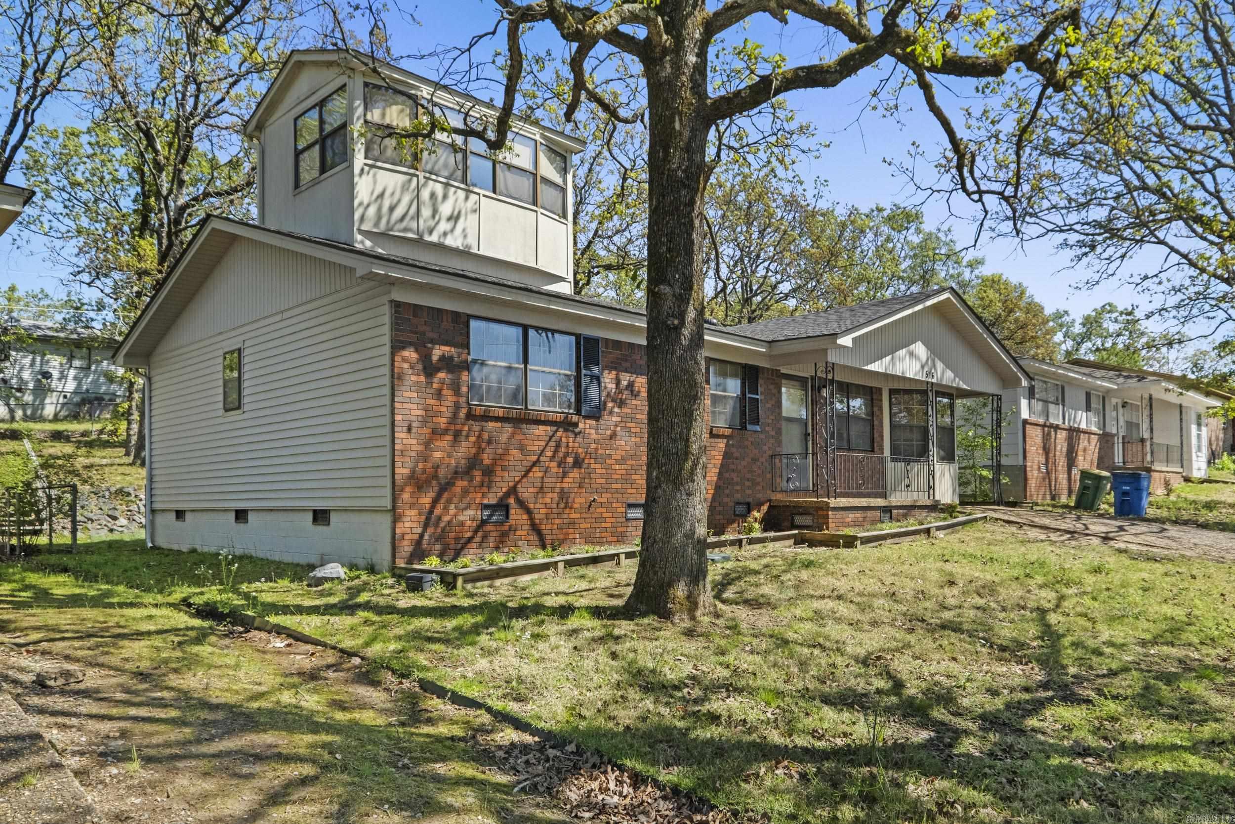516 Lindenhurst Drive
