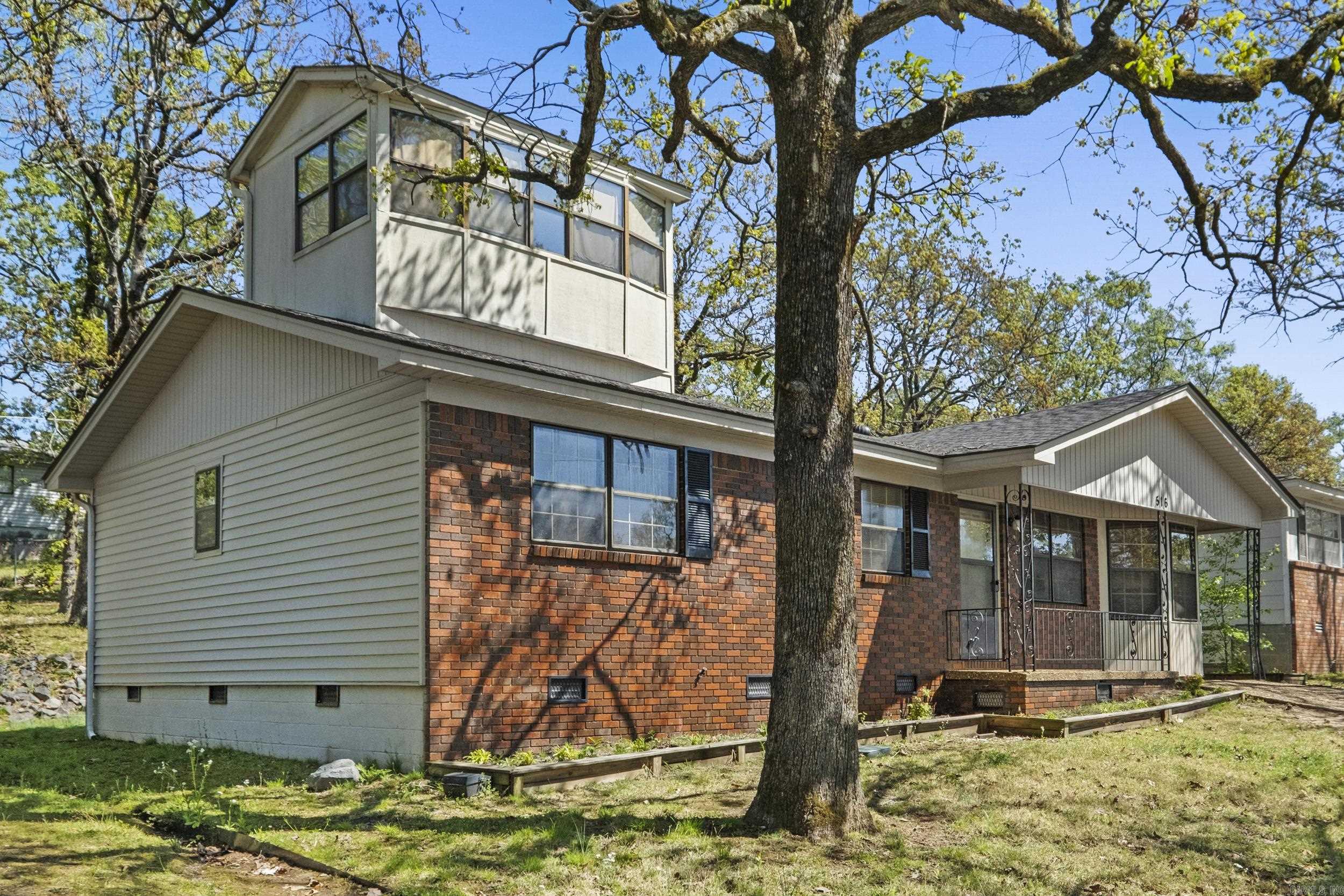 516 Lindenhurst Drive