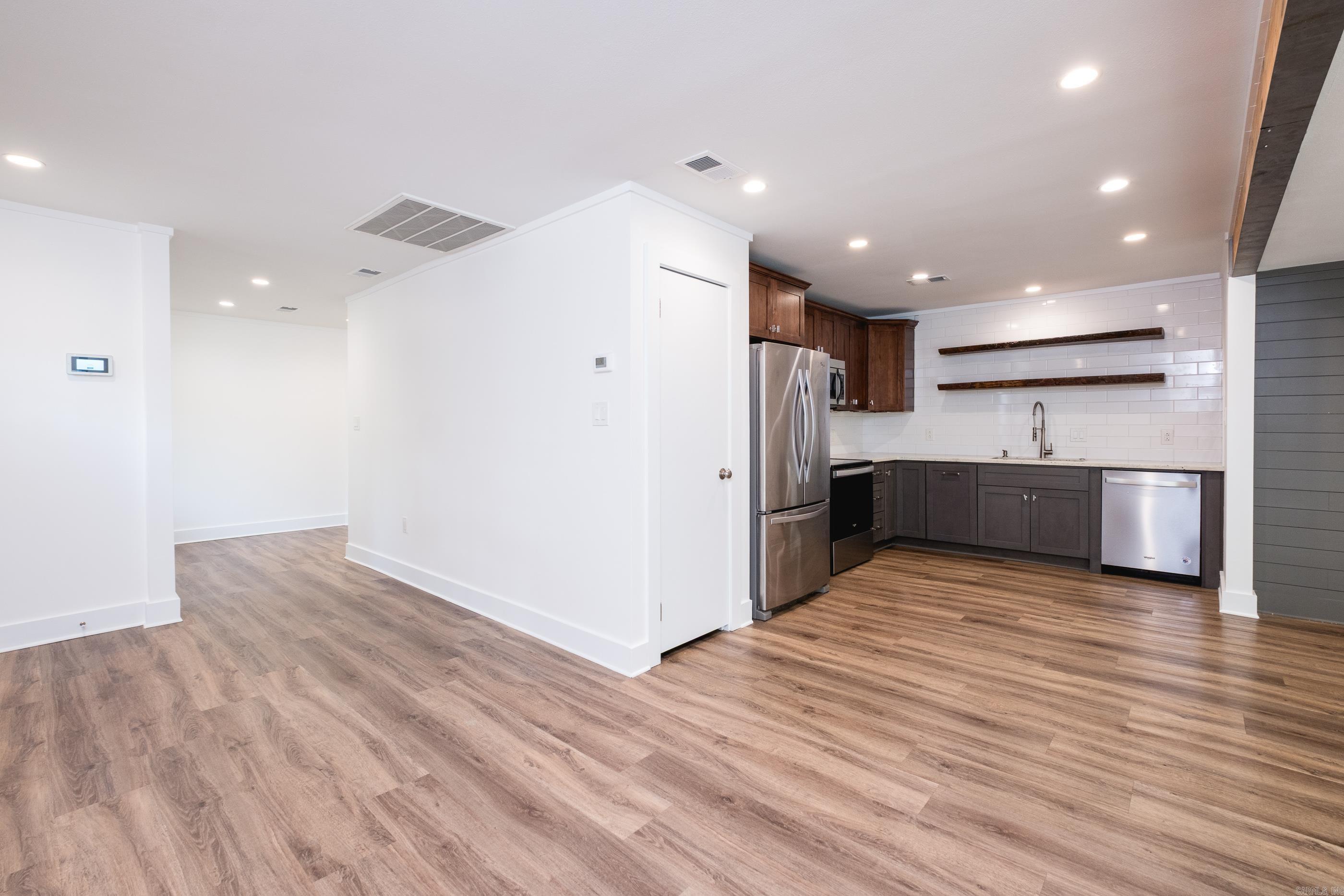 2201 Roberts Road