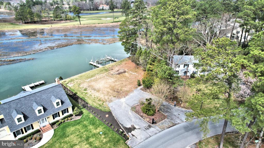 21 West Side Dr