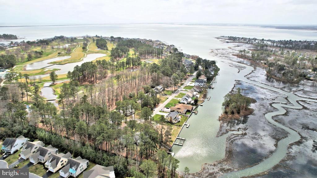 21 West Side Dr