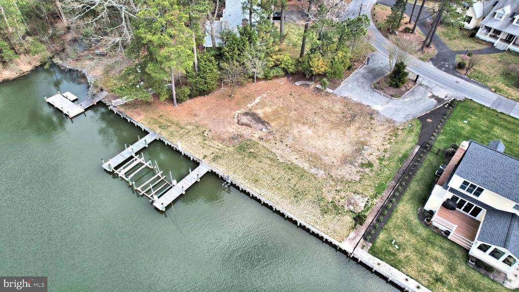 21 West Side Dr