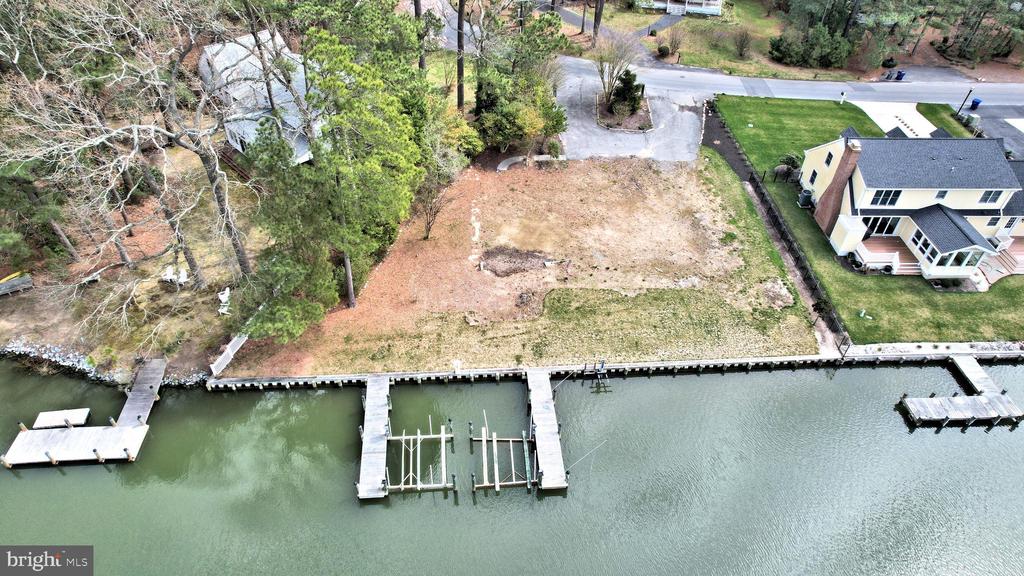 21 West Side Dr