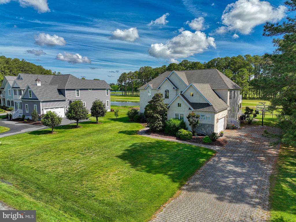 118 West Side Dr